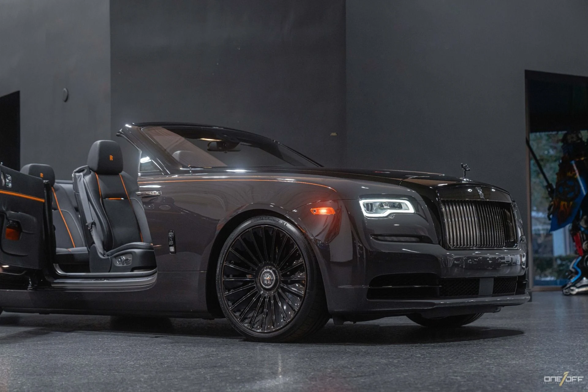 mph017_740605314_Used_2018_Rolls_Royce_Dawn_1_of_1_Bespoke_Special_Order_Black_Badge_1731615753_bc6fd063d5