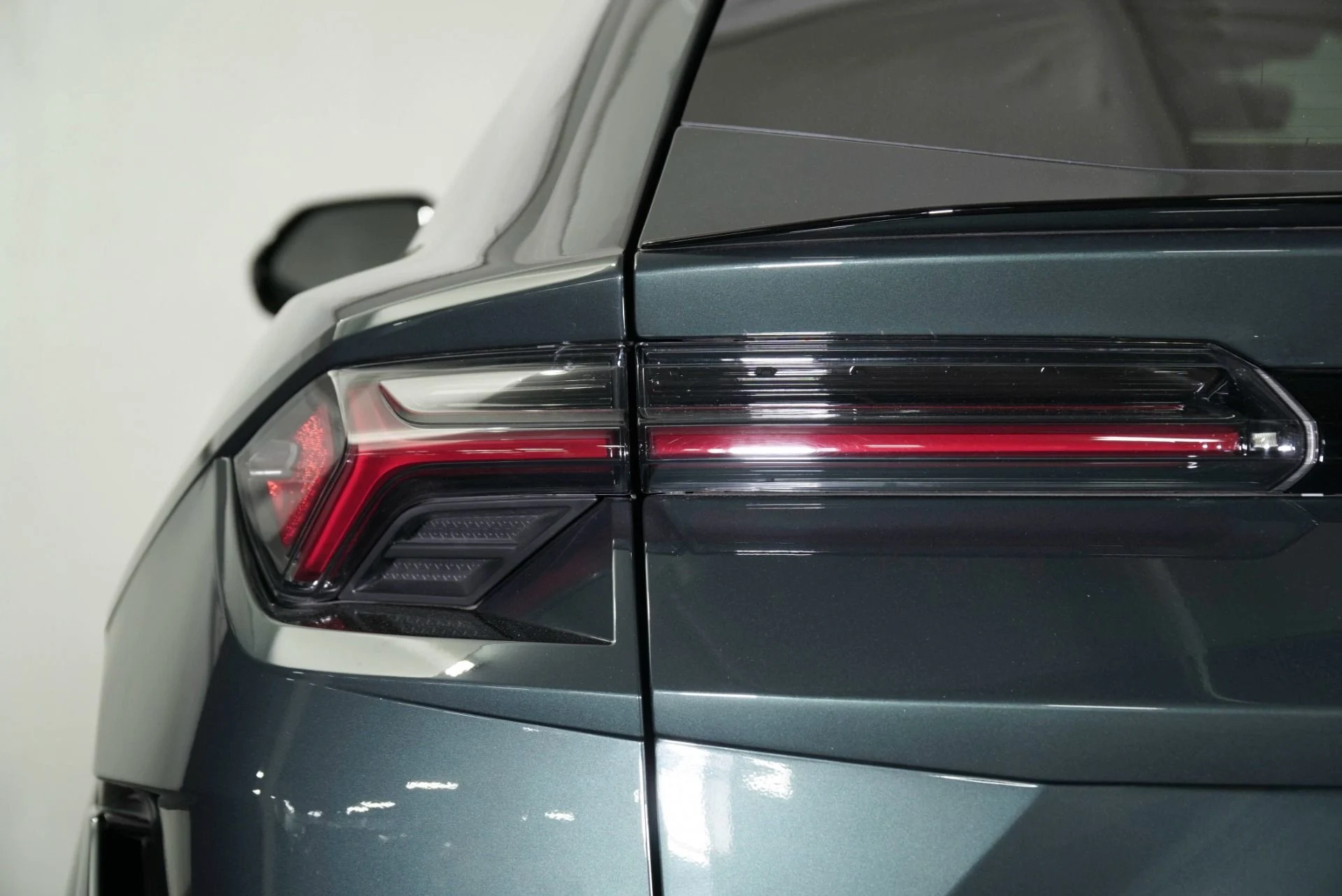 mph017_748382786_Used_2023_Lamborghini_Urus_S_1774471795_41bf7dac6a