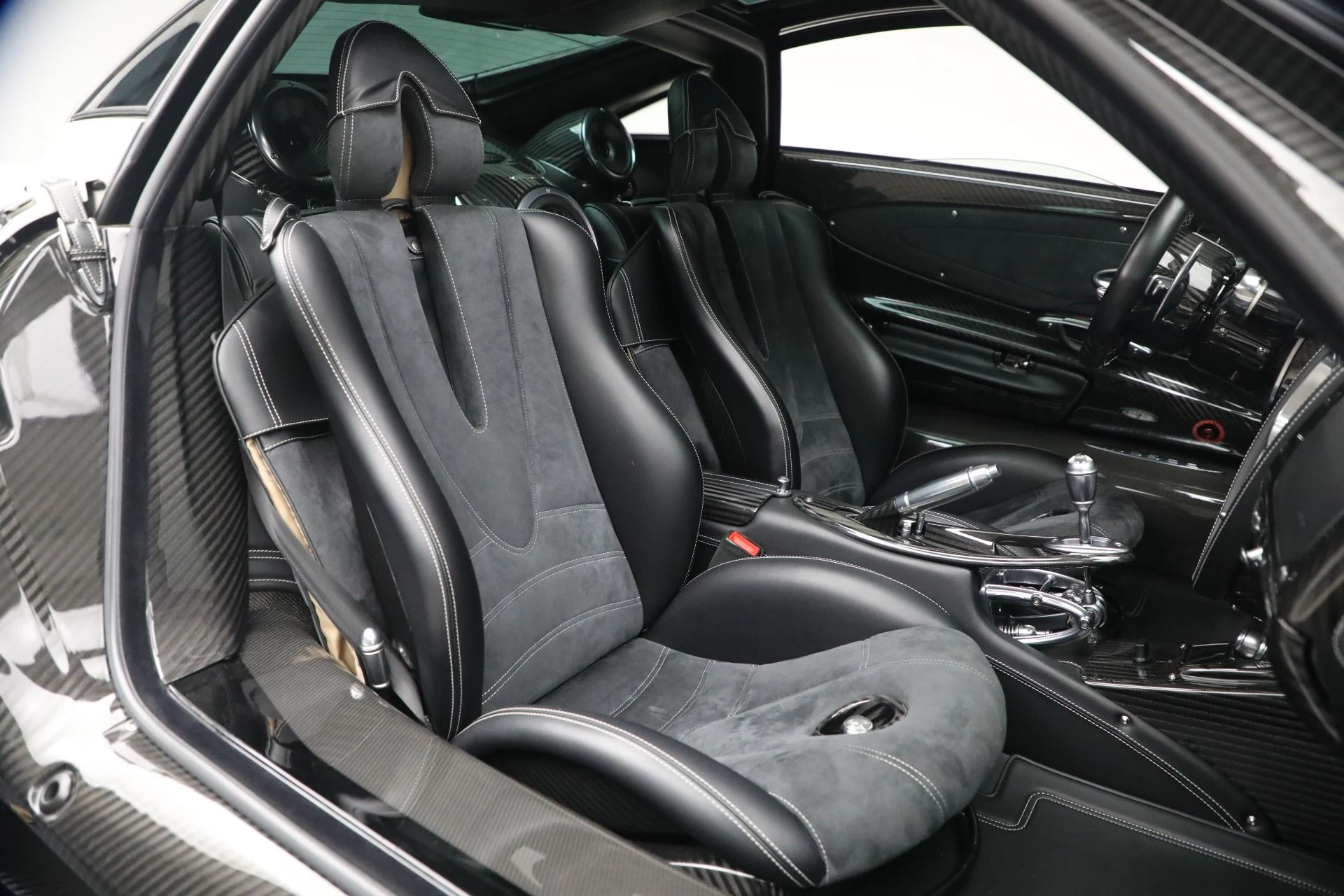 mph017_752690698_Used_2014_Pagani_Huayra_Tempesta_1765914855_fdcc1f5935