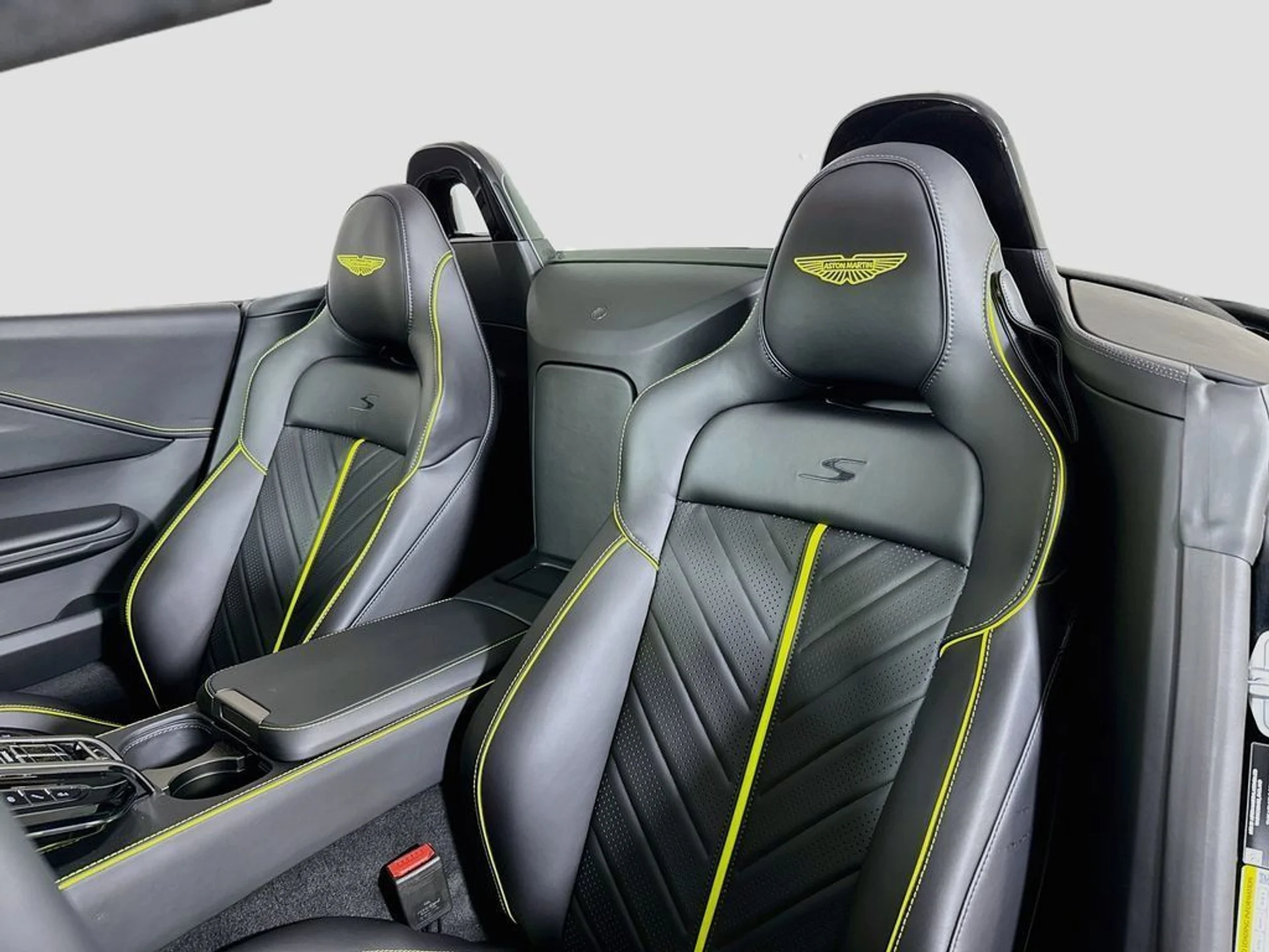mph017_758668473_new_2026_aston_martin_vantage_sroadster_11350_23059247_18_1024_740d2df3cc