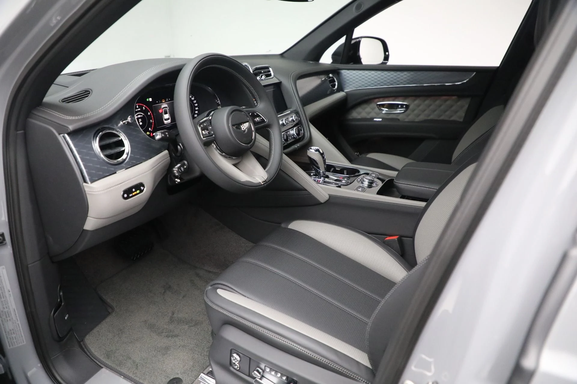 mph017_765827245_New_2024_Bentley_Bentayga_S_V8_38f9e33f4c