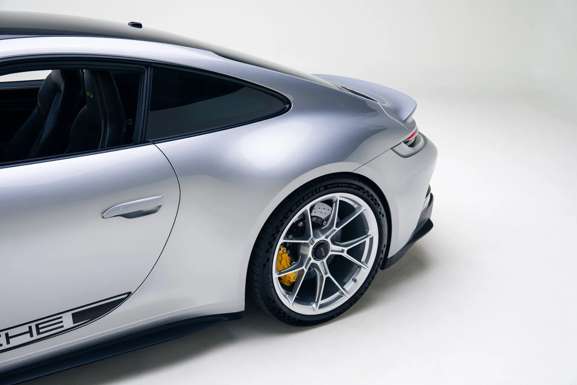 mph017_772219382_Used_2022_Porsche_911_GT_3_1766184698_c3c0ab9cce