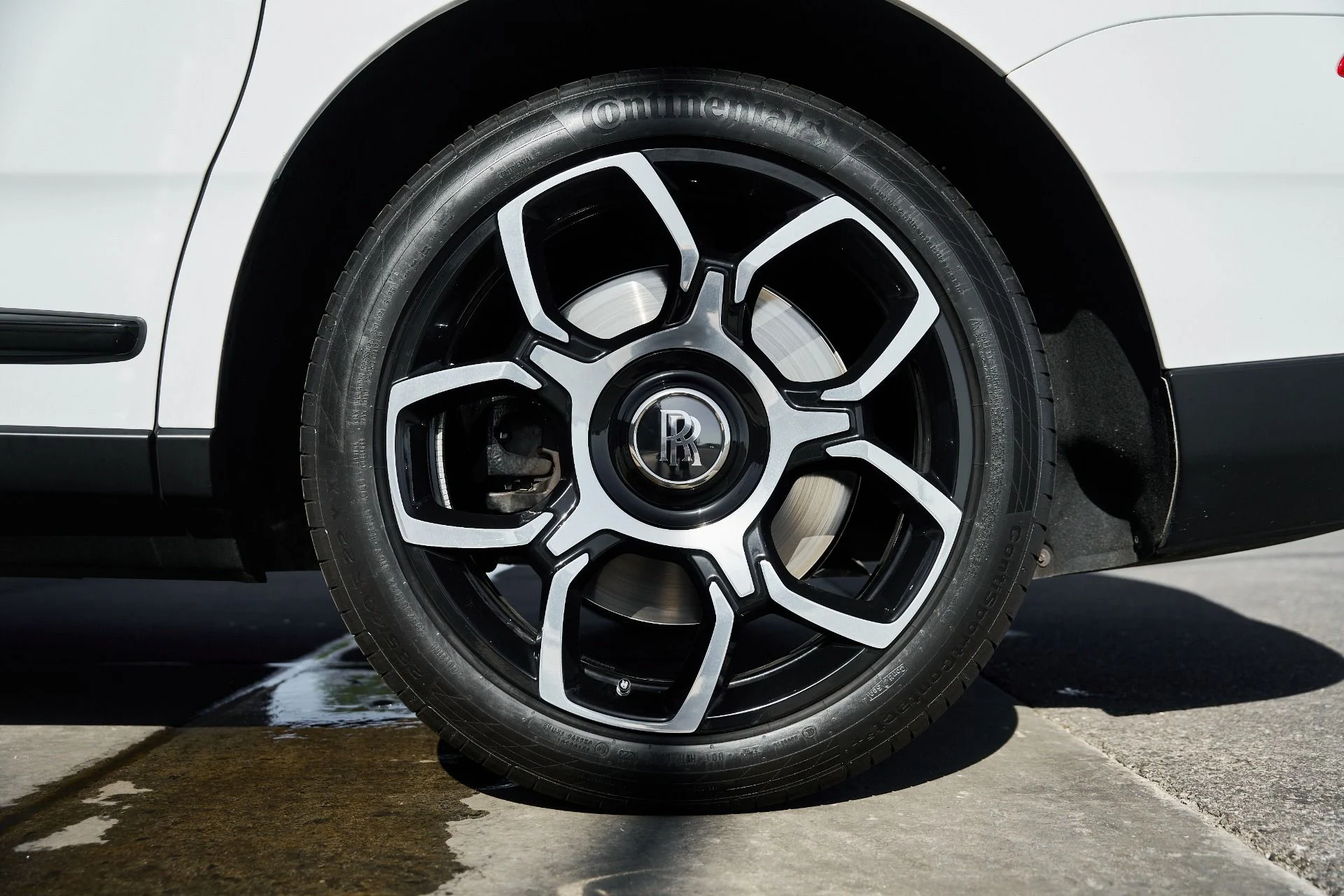 mph017_778300229_Used_2023_Rolls_Royce_Cullinan_Black_Badge_1769736410_8c52111132