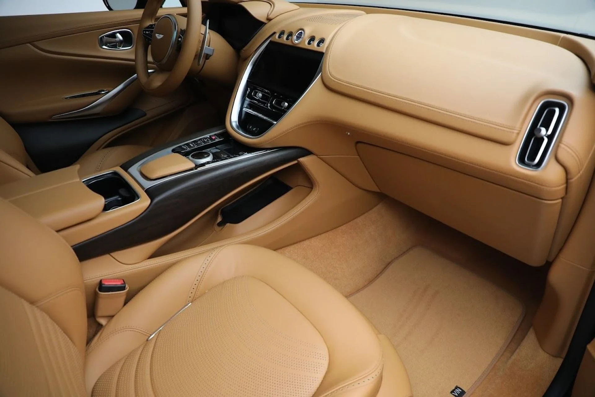 mph017_80057329_Used_2023_Aston_Martin_DBX_1685647271_b2b0d50b66