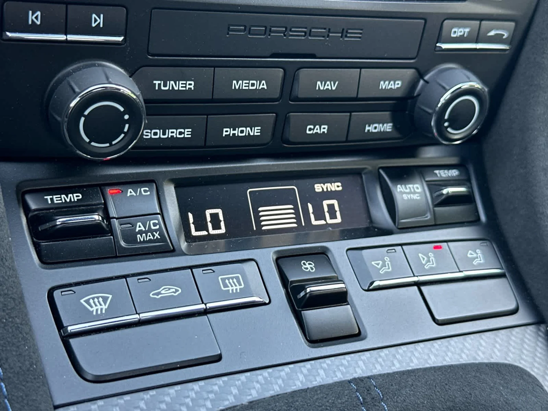 mph017_809447631_18_77c0f833be