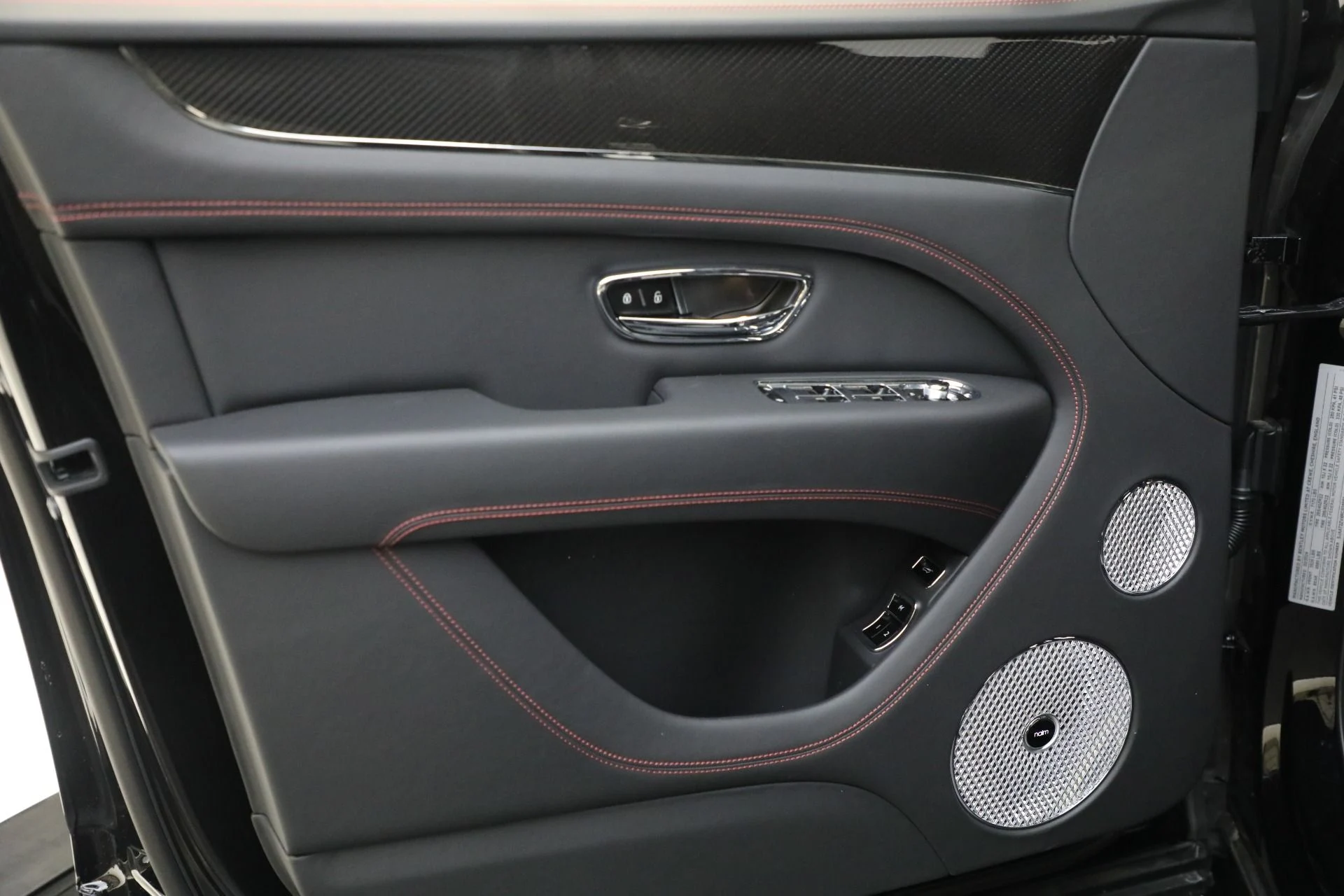 mph017_810276149_Used_2024_Bentley_Bentayga_V8_2342efffd7
