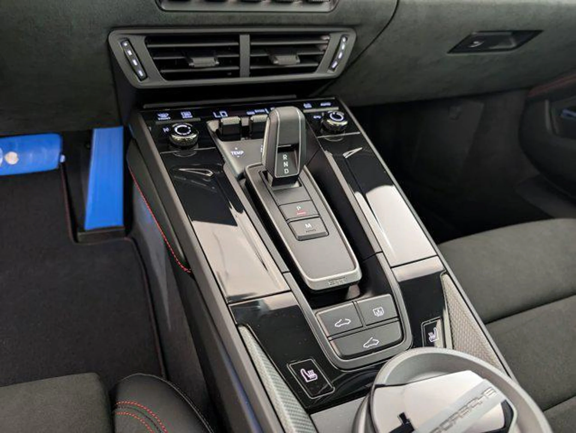 mph017_820030493_6rb1k_L83b_Vlx_Dq_Dtilz_VF_bg_L_Wg_9ef461dcbd