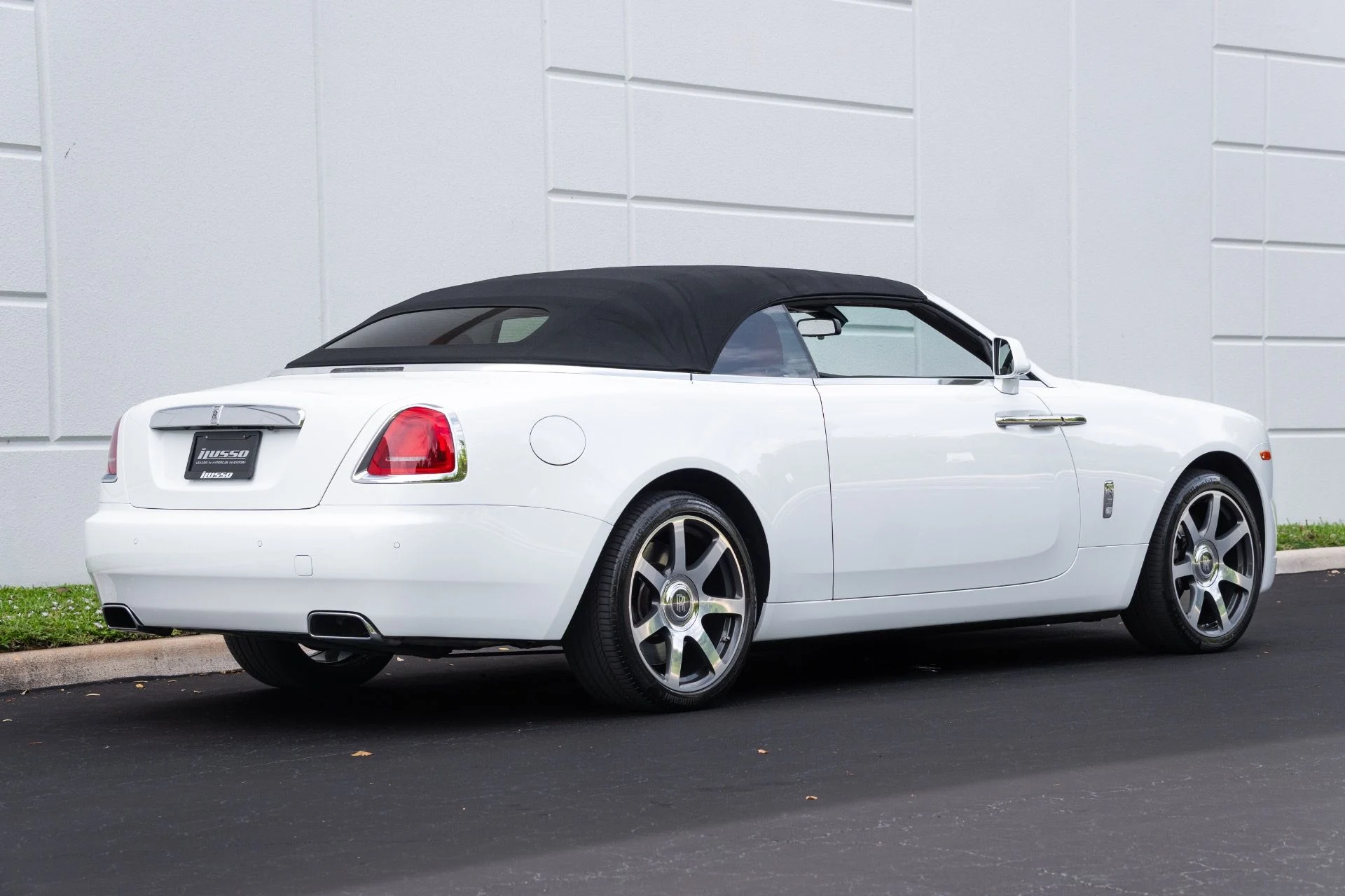 mph017_826115309_Used_2017_Rolls_Royce_Dawn_1781114248_c857d875f1
