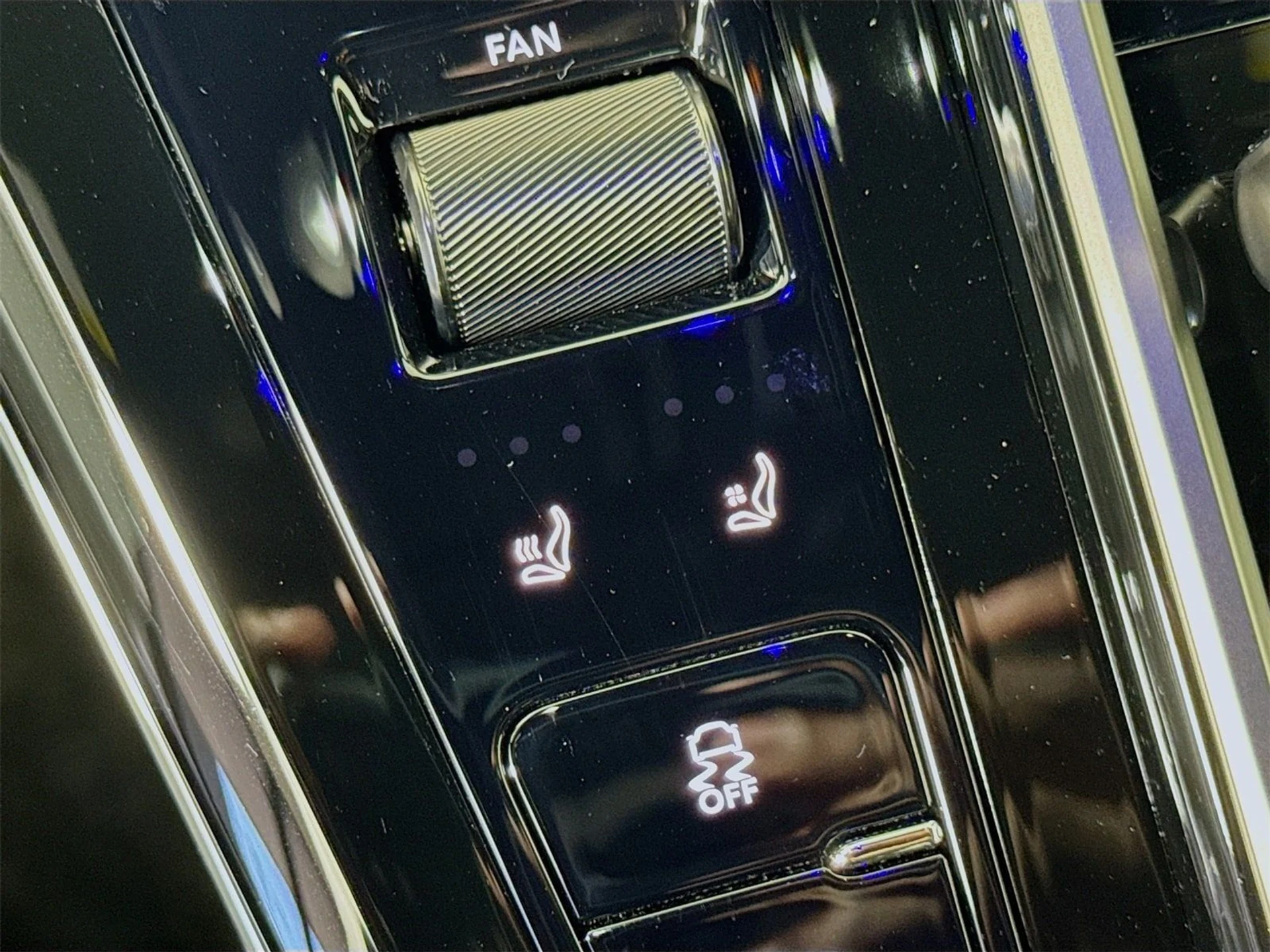 mph017_828211115_99a2dde17ba945a82b3c8b3fd8d0516dx_92b7437e22