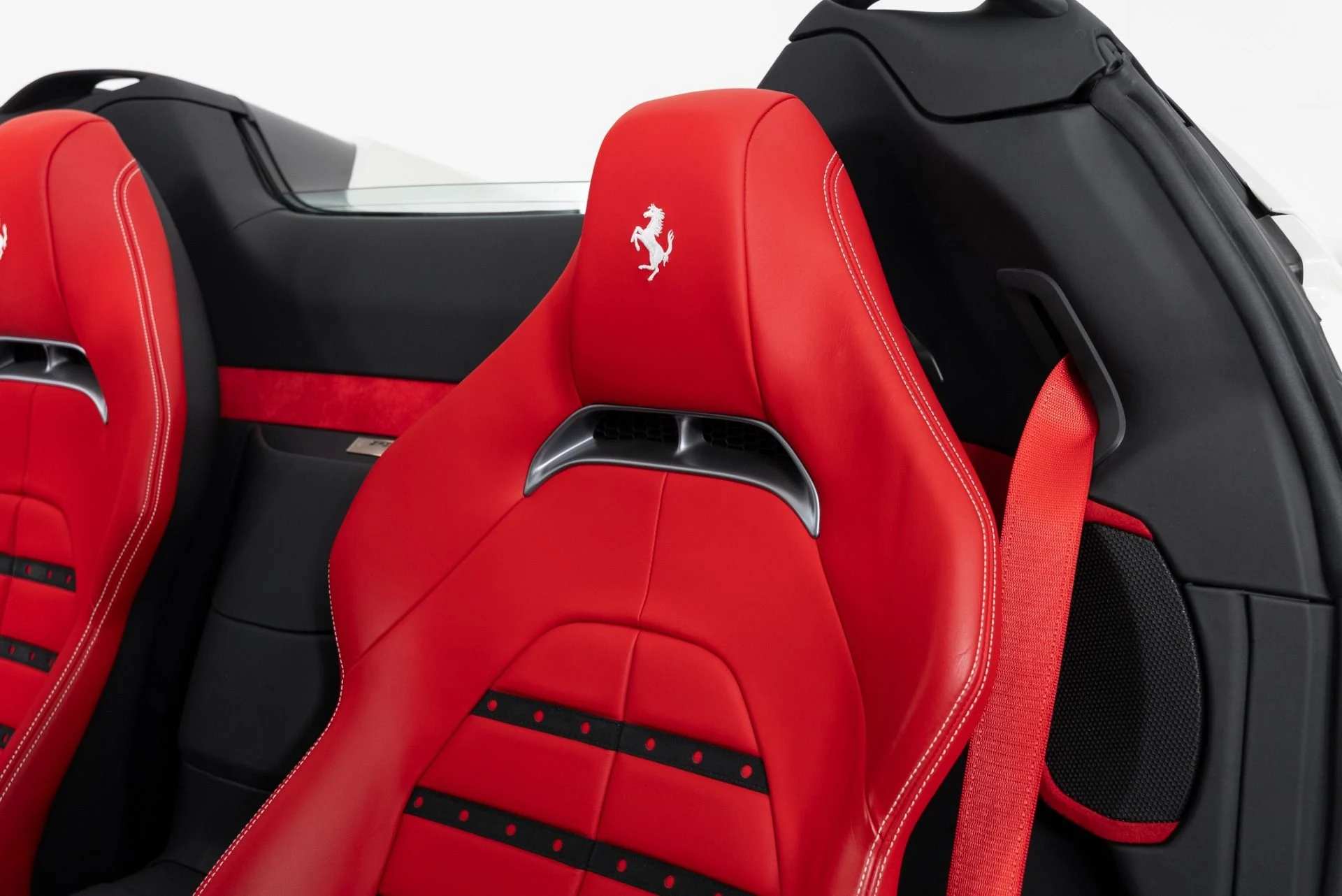 mph017_833964856_Used_2024_Ferrari_SF_90_Spider_1755801512_71cef2c750