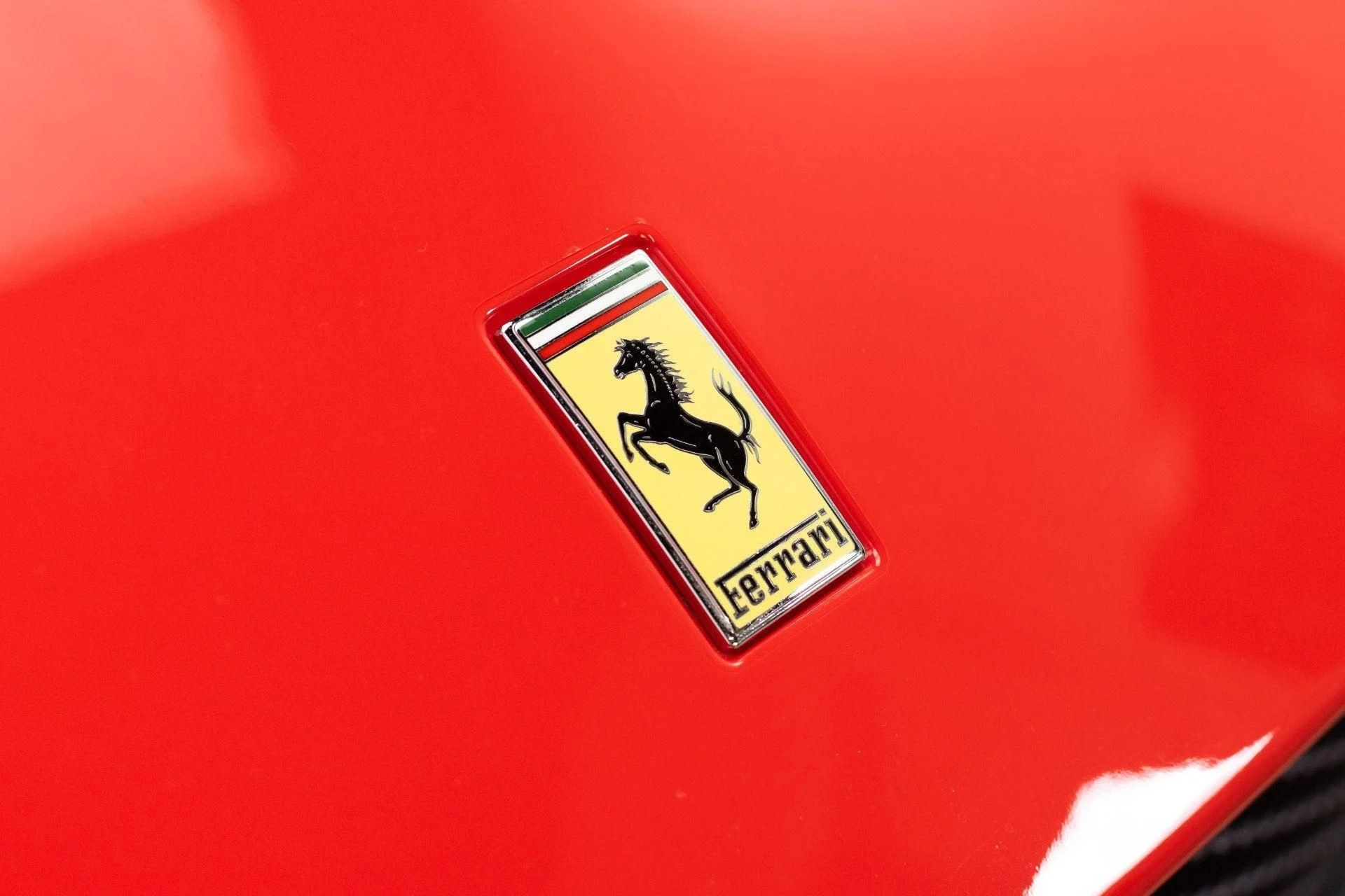 mph017_835221112_Used_2018_Ferrari_812_Superfast_1777368498_030aaf6d7a