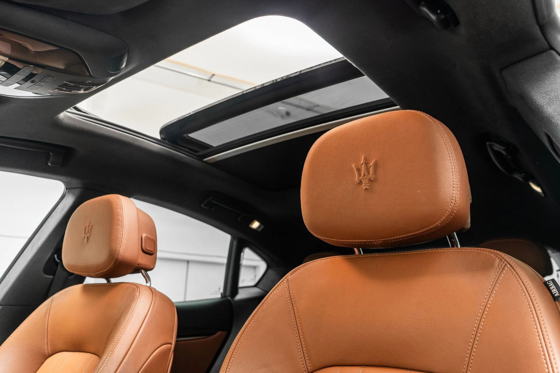 mph017_838005209_Used_2022_Maserati_Levante_GT_1756225683_f0cb8beb20