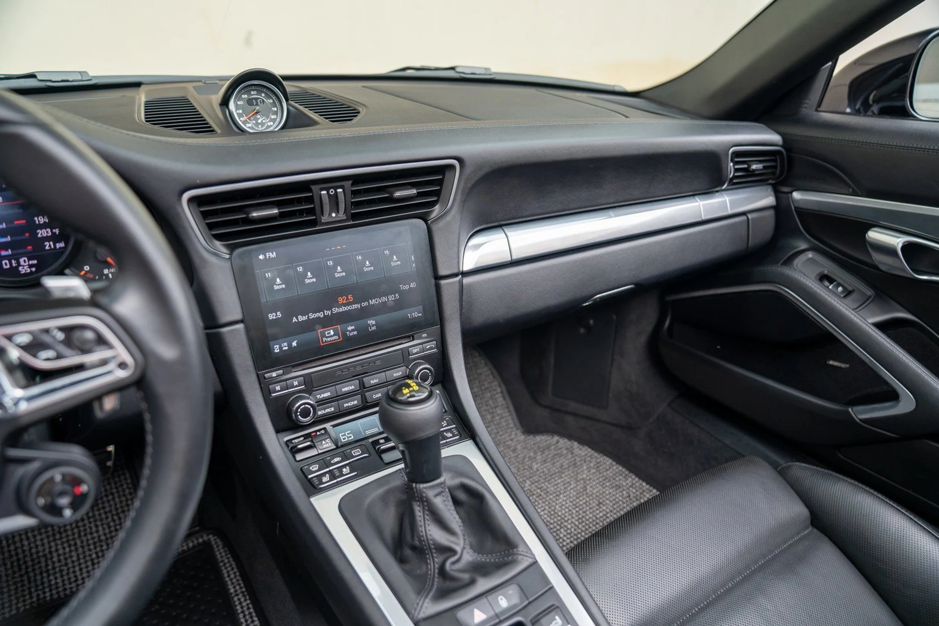 mph017_840299916_946a16c26aeed83c86f462b9416f675cx_35aee559d6