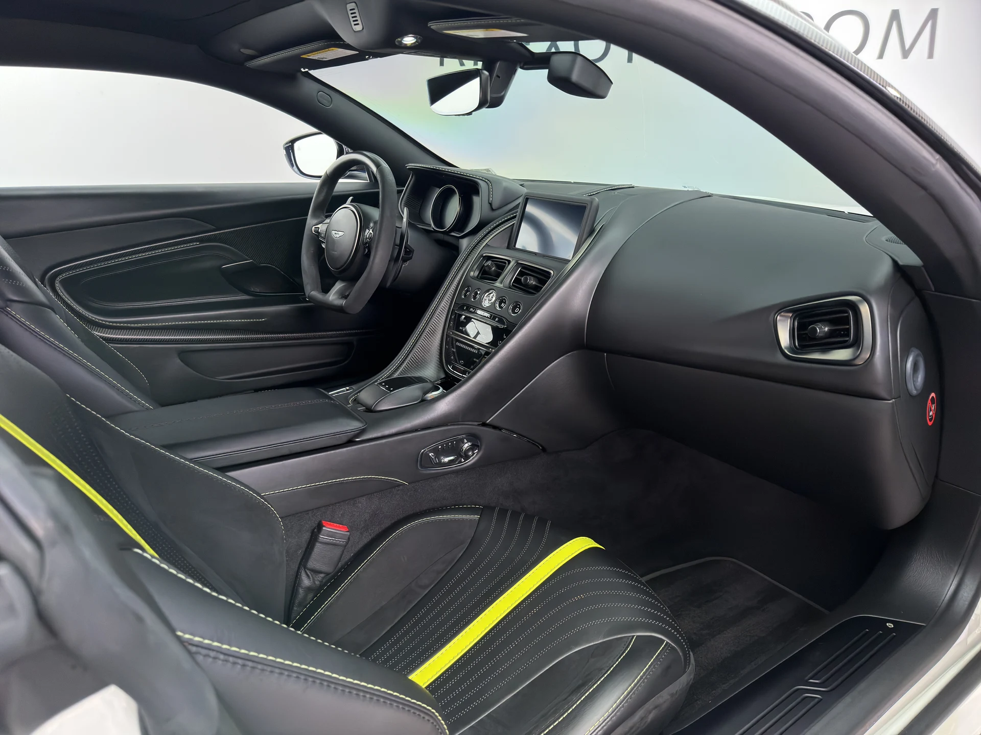 mph017_854461482_RPA_3750_interior_005_5a911c0b39