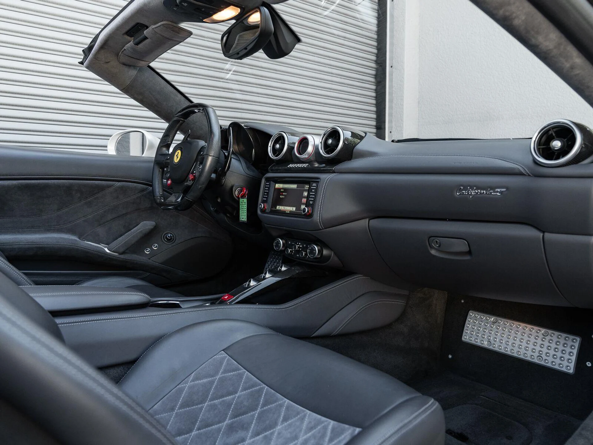 mph017_862466333_Used_2015_Ferrari_California_T_1793034435_1ce22f6f99