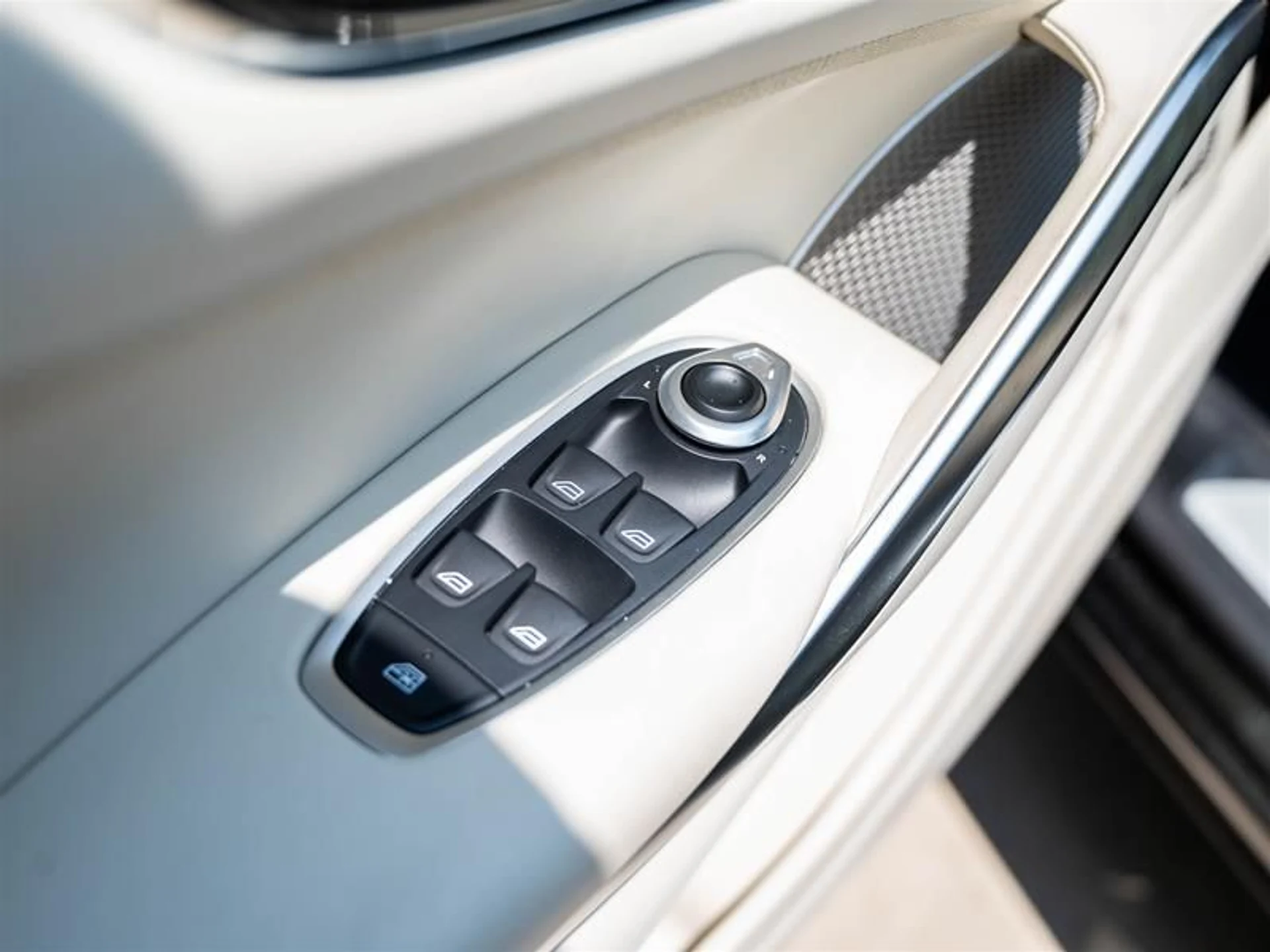 mph017_88049885_dg20yxn2_b514646fad