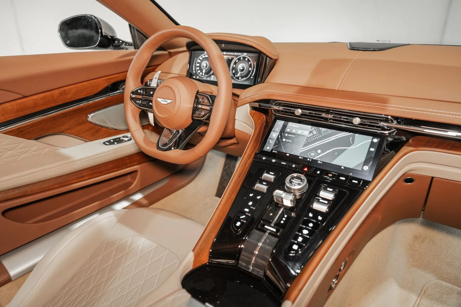 mph017_880505055_Used_2025_Aston_Martin_DB_12_V8_1762356826_c284663396