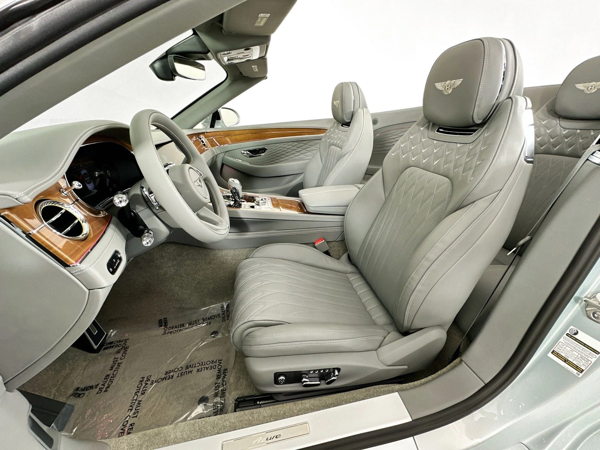 mph017_880677274_18_c3d7a9736c