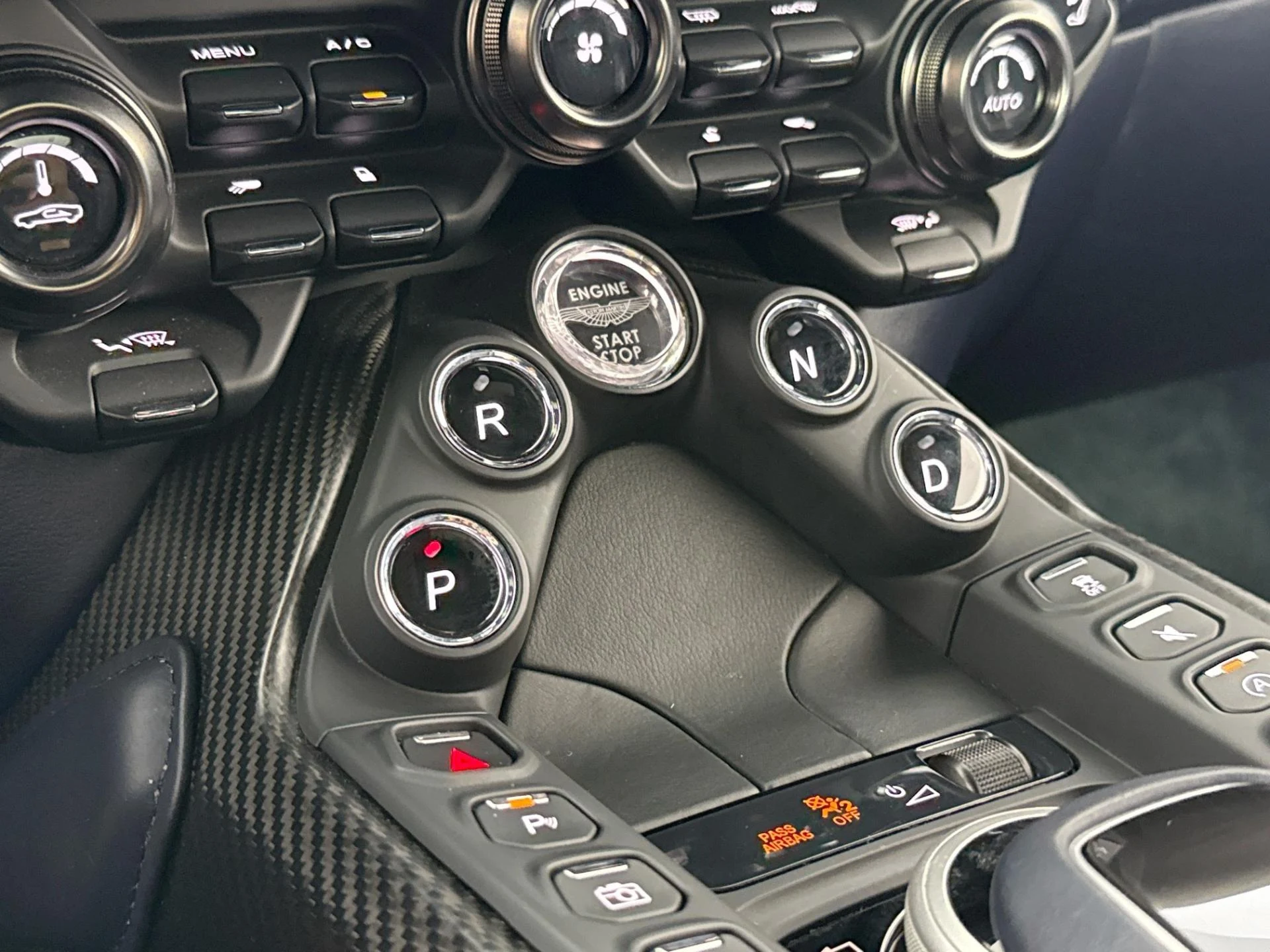 mph017_882276557_Used_2019_Aston_Martin_Vantage_1784071665_3965e2c18b