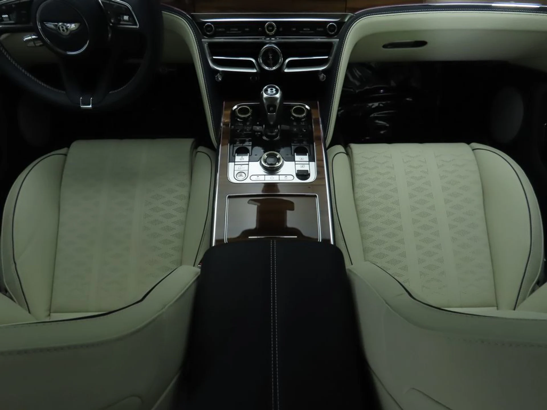 mph017_883723289_new_2025_bentley_flying_spur_speedsedan_8119_22891451_18_1024_43143d0544