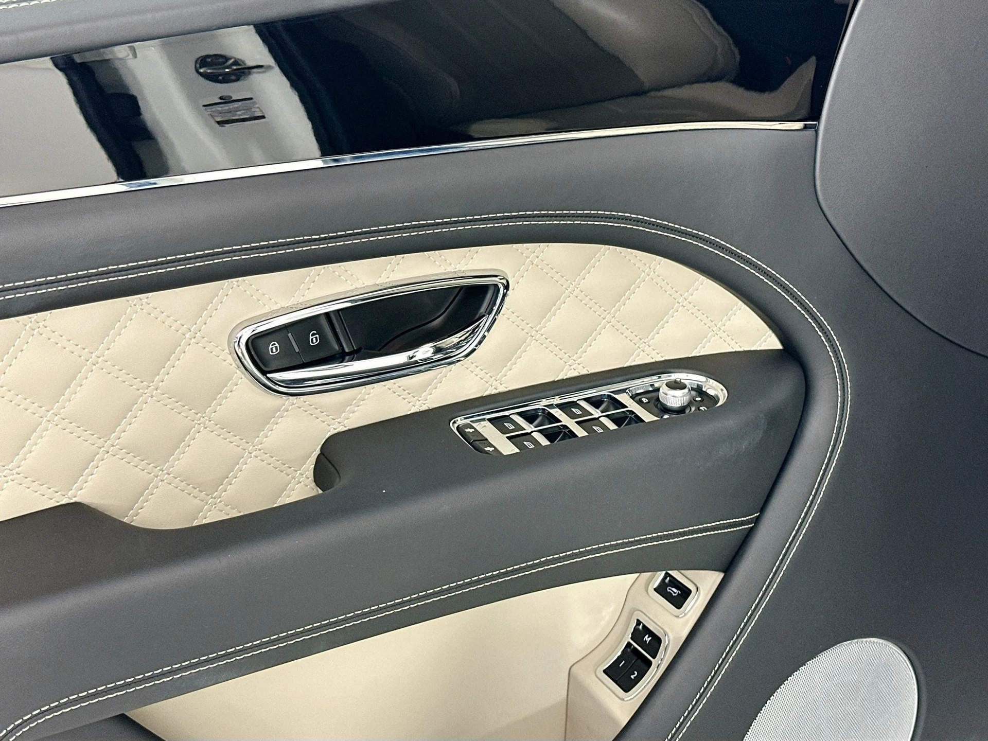 mph017_898050406_18_311b0cce9e