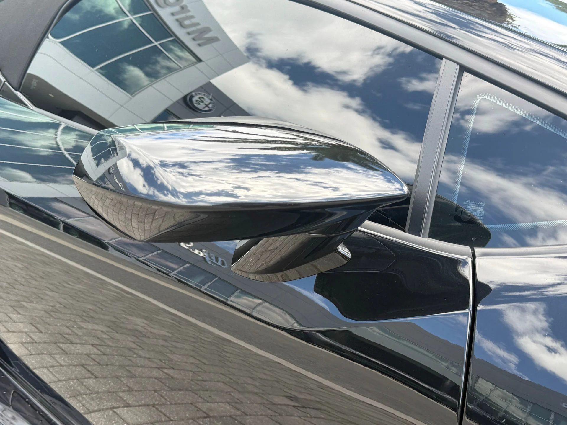 mph017_901243673_e932fd5a99134af98f897418b5832b36_964628c6c9