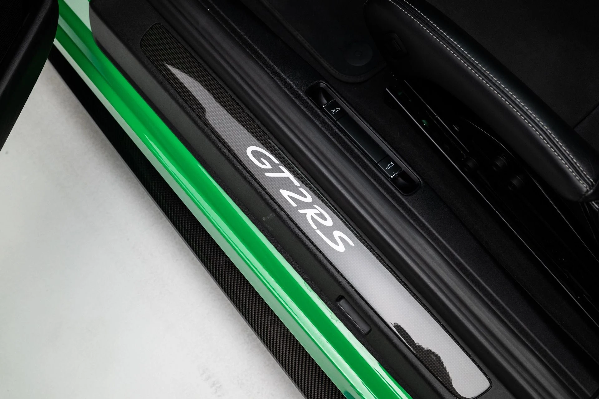 mph017_903295326_12045_p18_l_8cae92d994