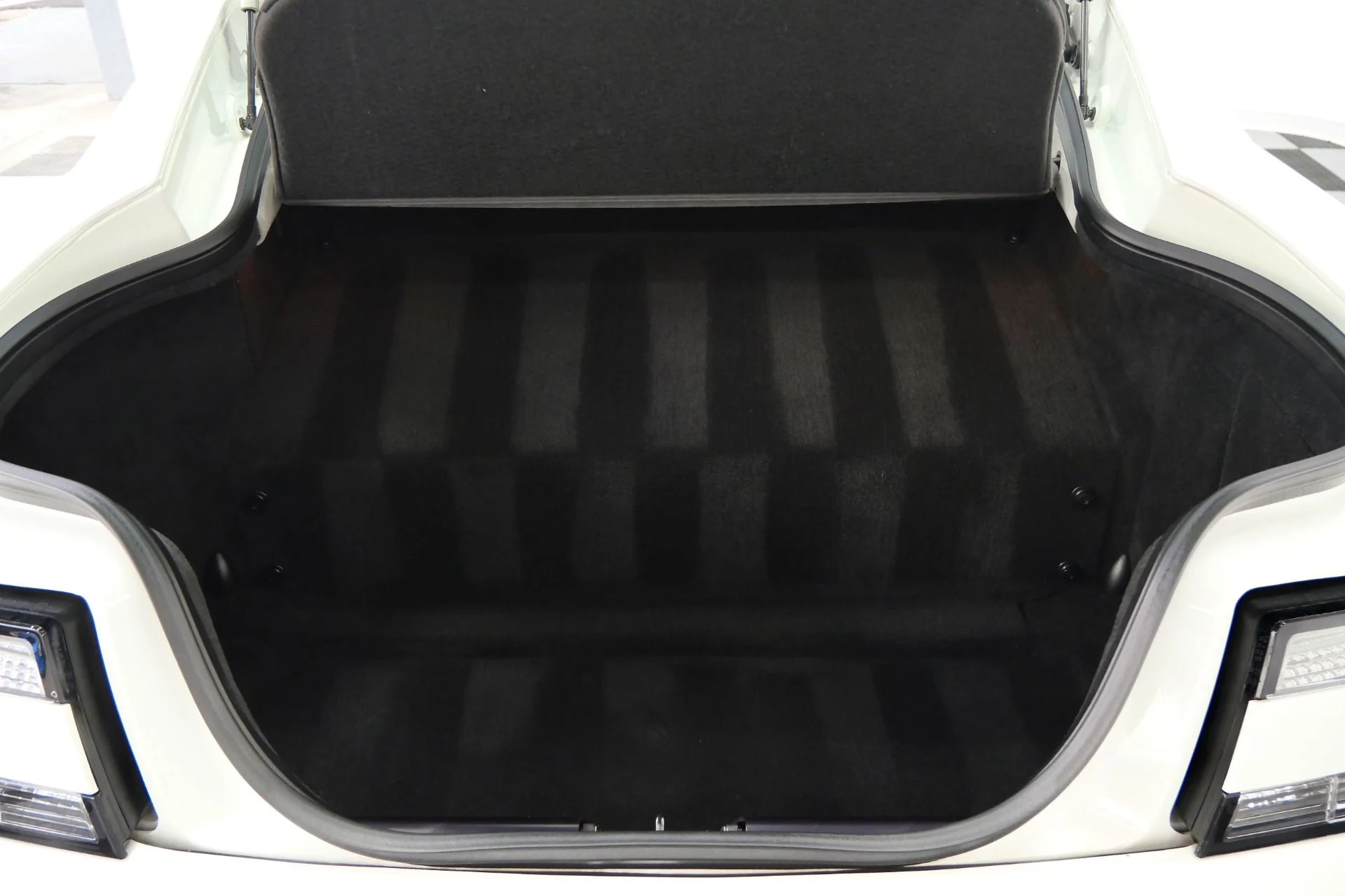 mph017_905862_Used_2016_Aston_Martin_V8_Vantage_GT_7_Speed_Manual_Low_Miles_Sport_Exhaust_1777396447_87846ee607