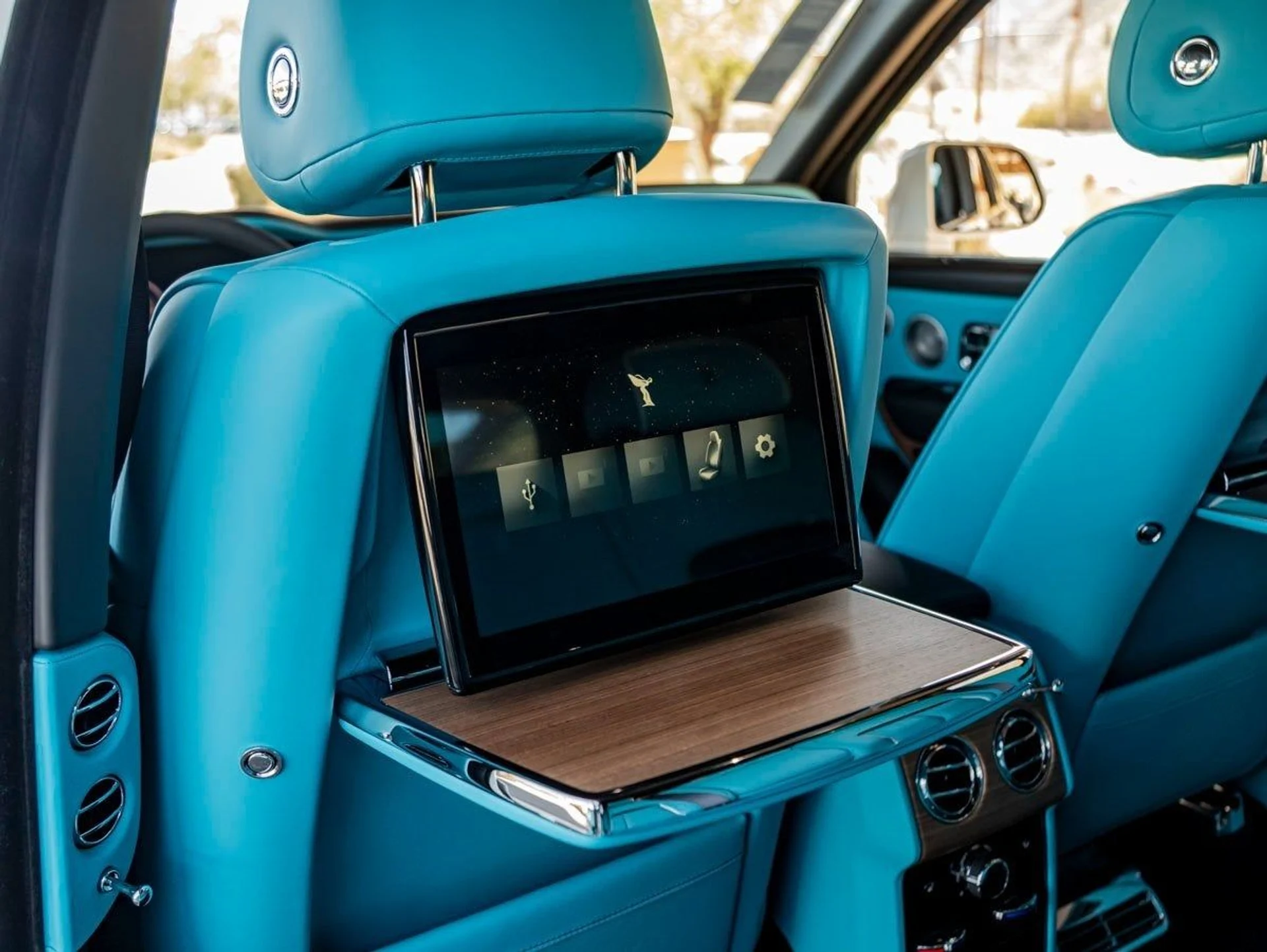 mph017_909053794_18_596e35083f