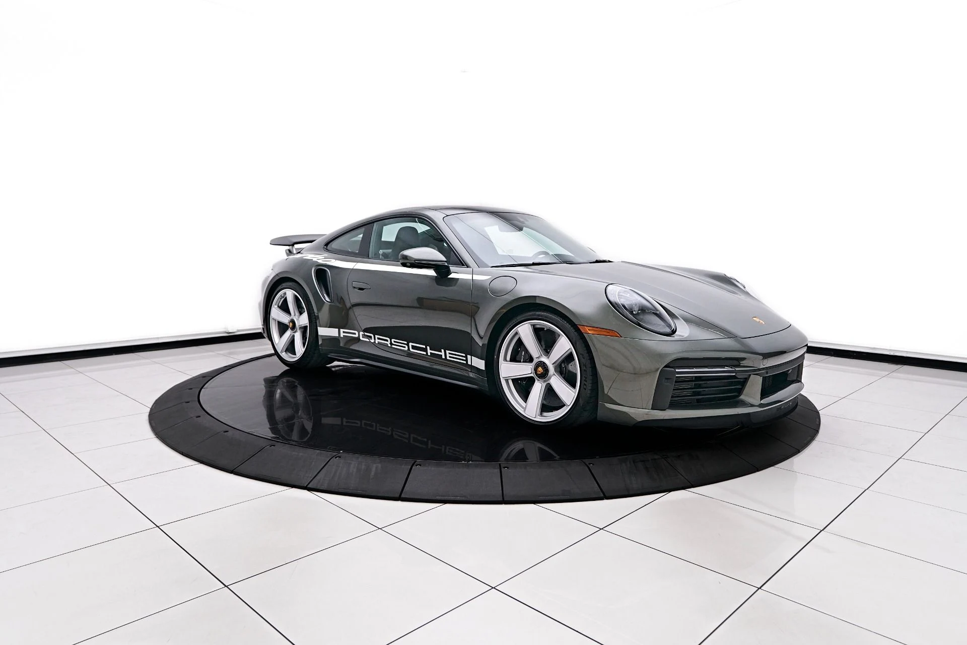 mph017_910163695_Used_2025_Porsche_911_Turbo_1757541210_efa95c6778