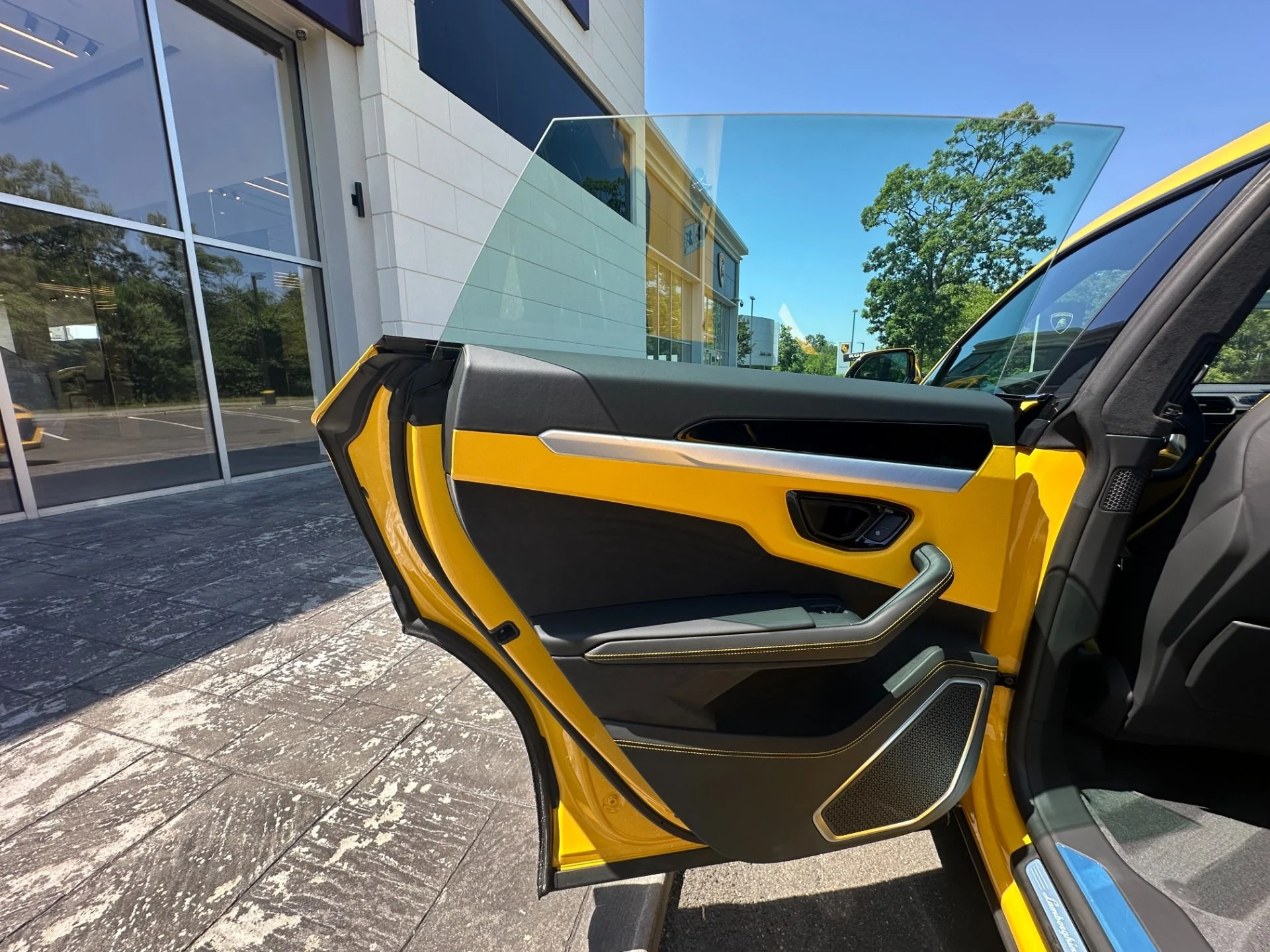 mph017_913383860_Used_2026_Lamborghini_Urus_SE_1783720156_a742a0f914