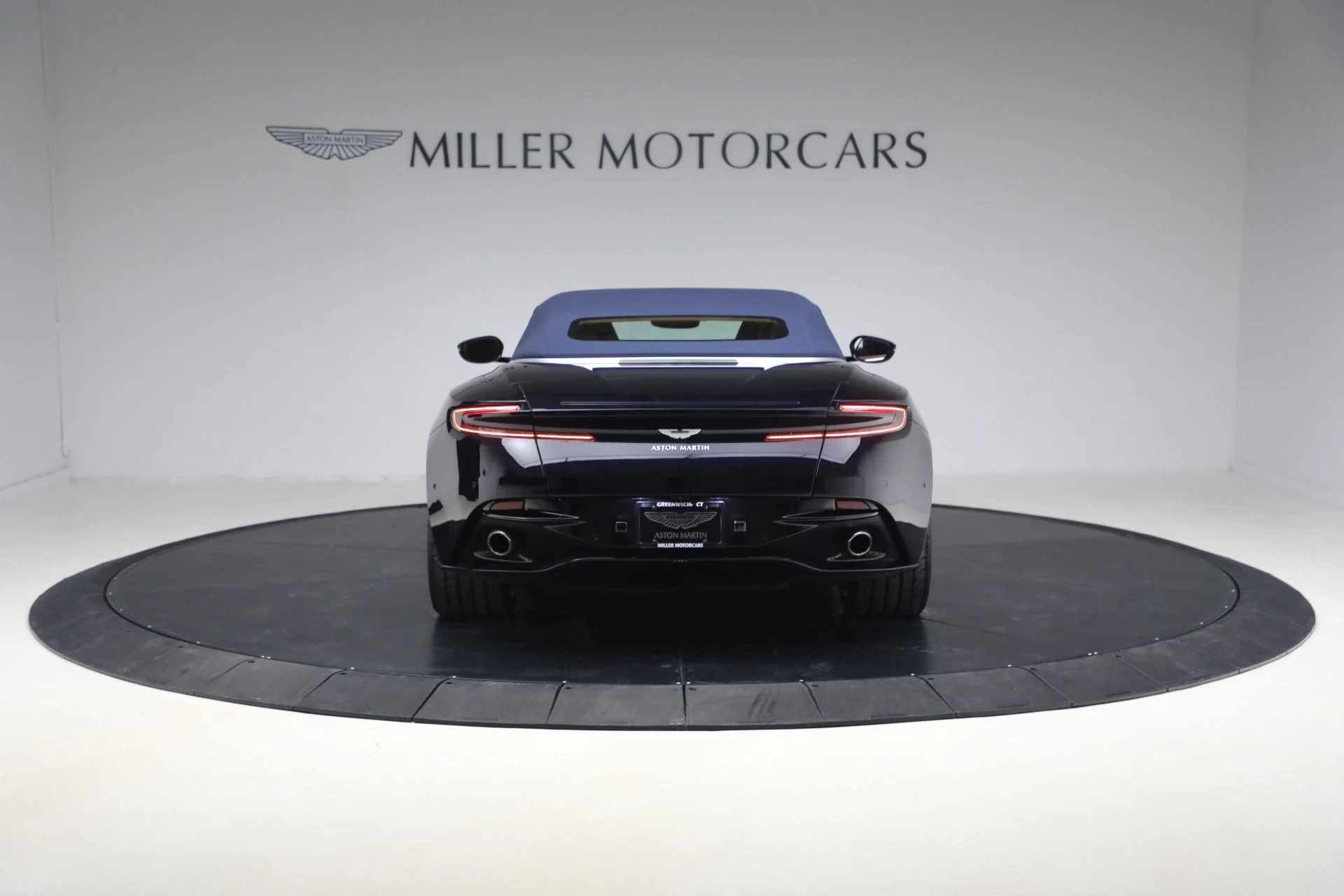 mph017_91991654_Used_2019_Aston_Martin_DB_11_Volante_1770764888_cd18d7126a