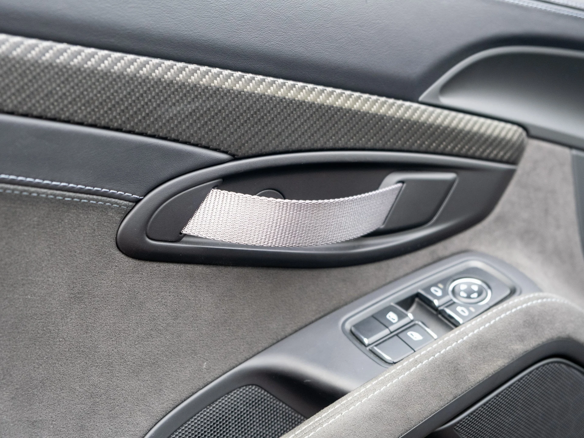 mph017_925699849_18_f5115a024c