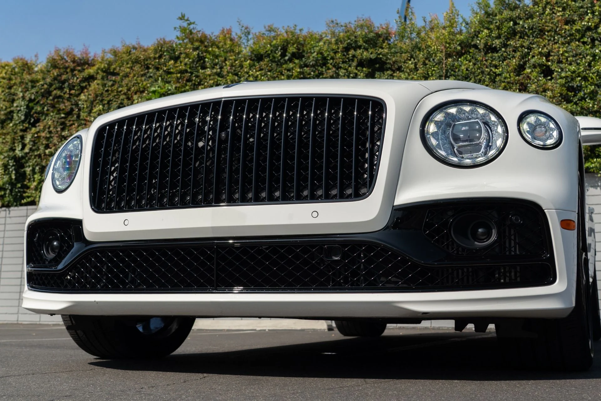 mph017_930589540_Used_2024_Bentley_Flying_Spur_Edition_8_1757964716_01cd30240c