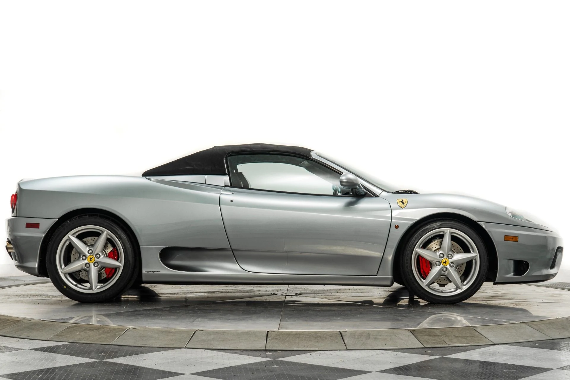 mph017_938169938_Used_2001_Ferrari_360_Spider_1760015223_3889a3b806