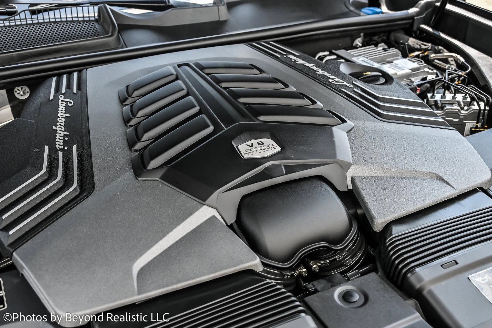 mph017_950572106_Used_2022_Lamborghini_Urus_1754726501_1eca5b9a47