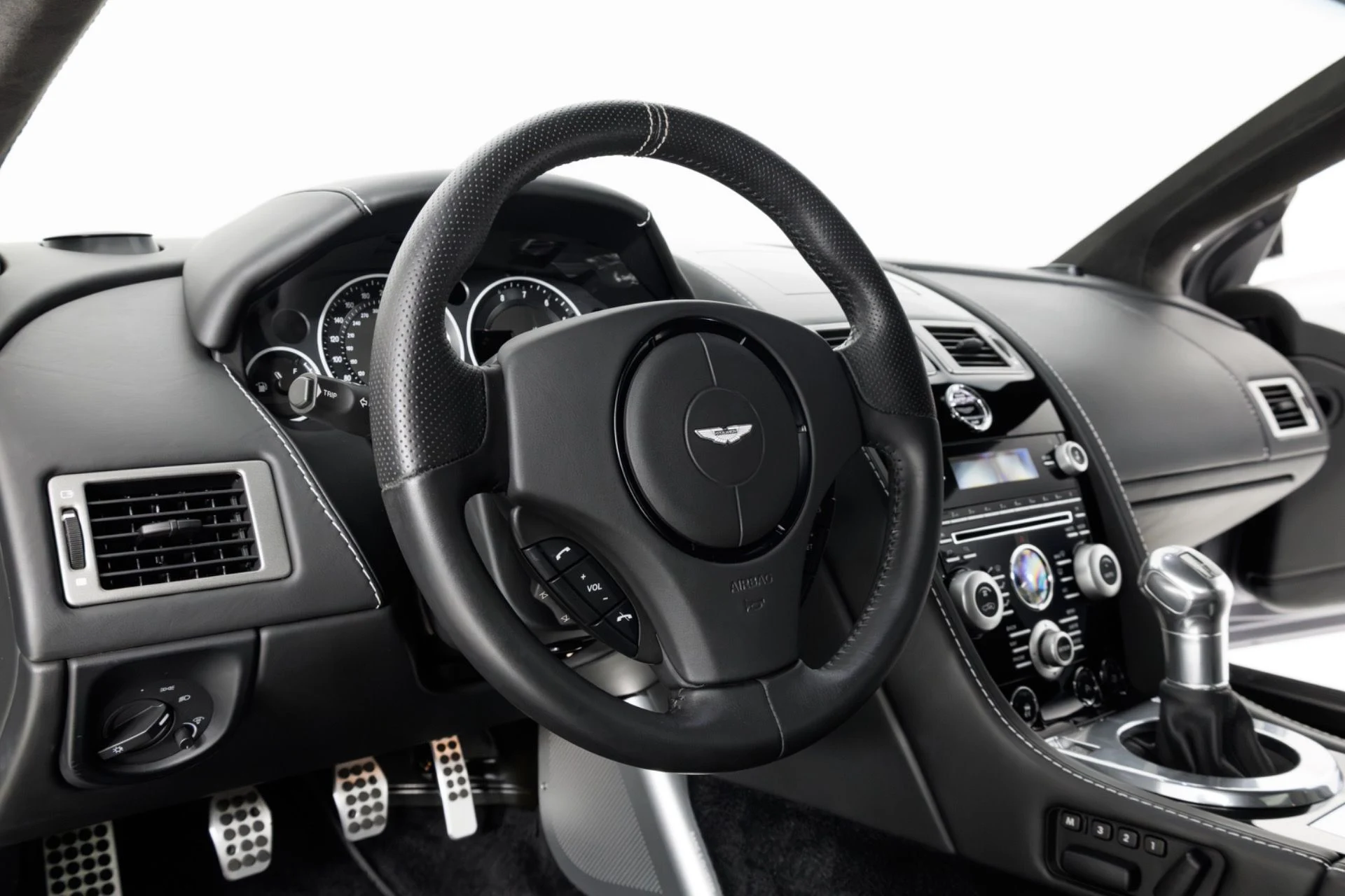 mph017_95110756_Used_2010_Aston_Martin_DBS_1792190096_04365741eb