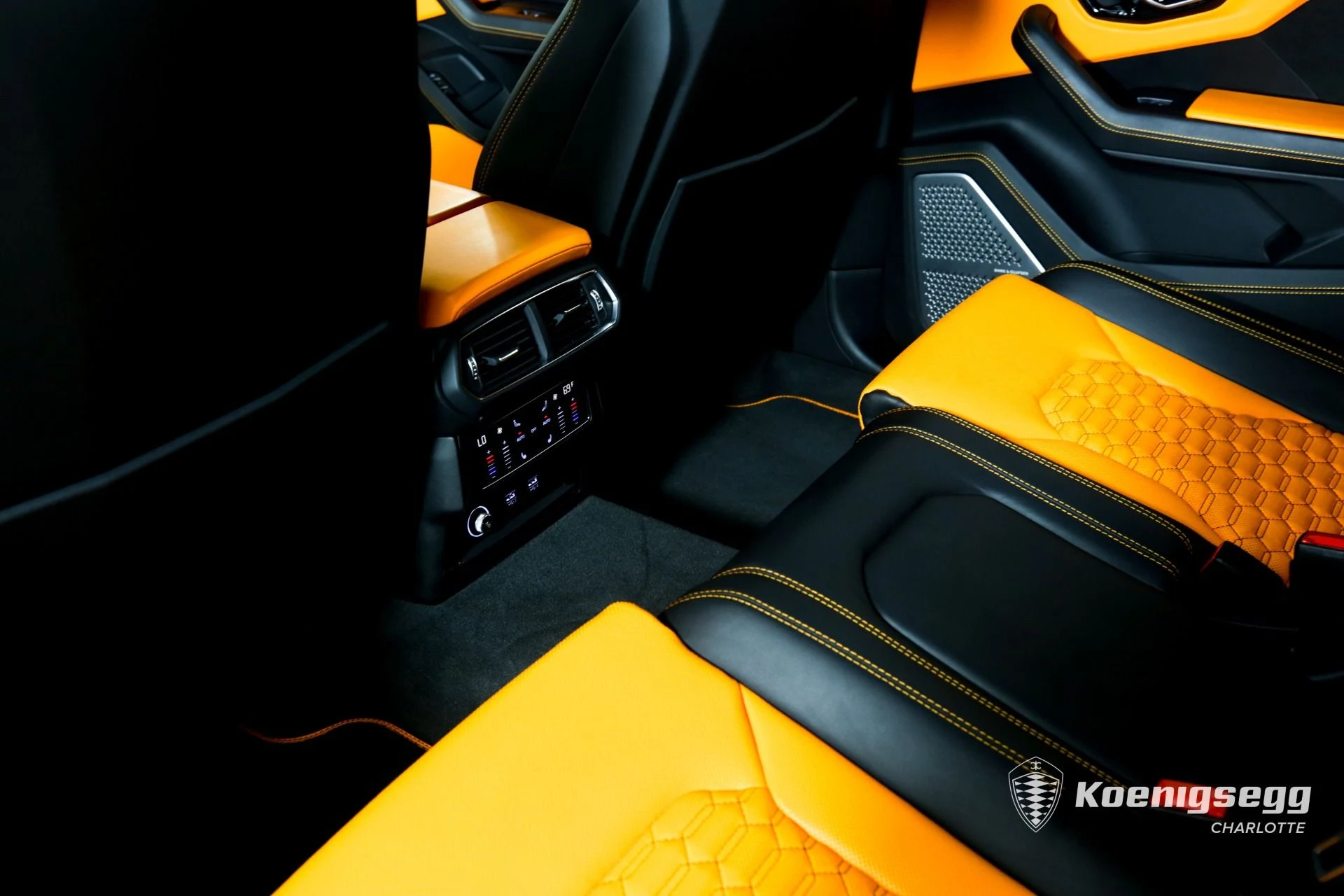 mph017_957523387_Used_2021_Lamborghini_Urus_1675553145_7d5c690329