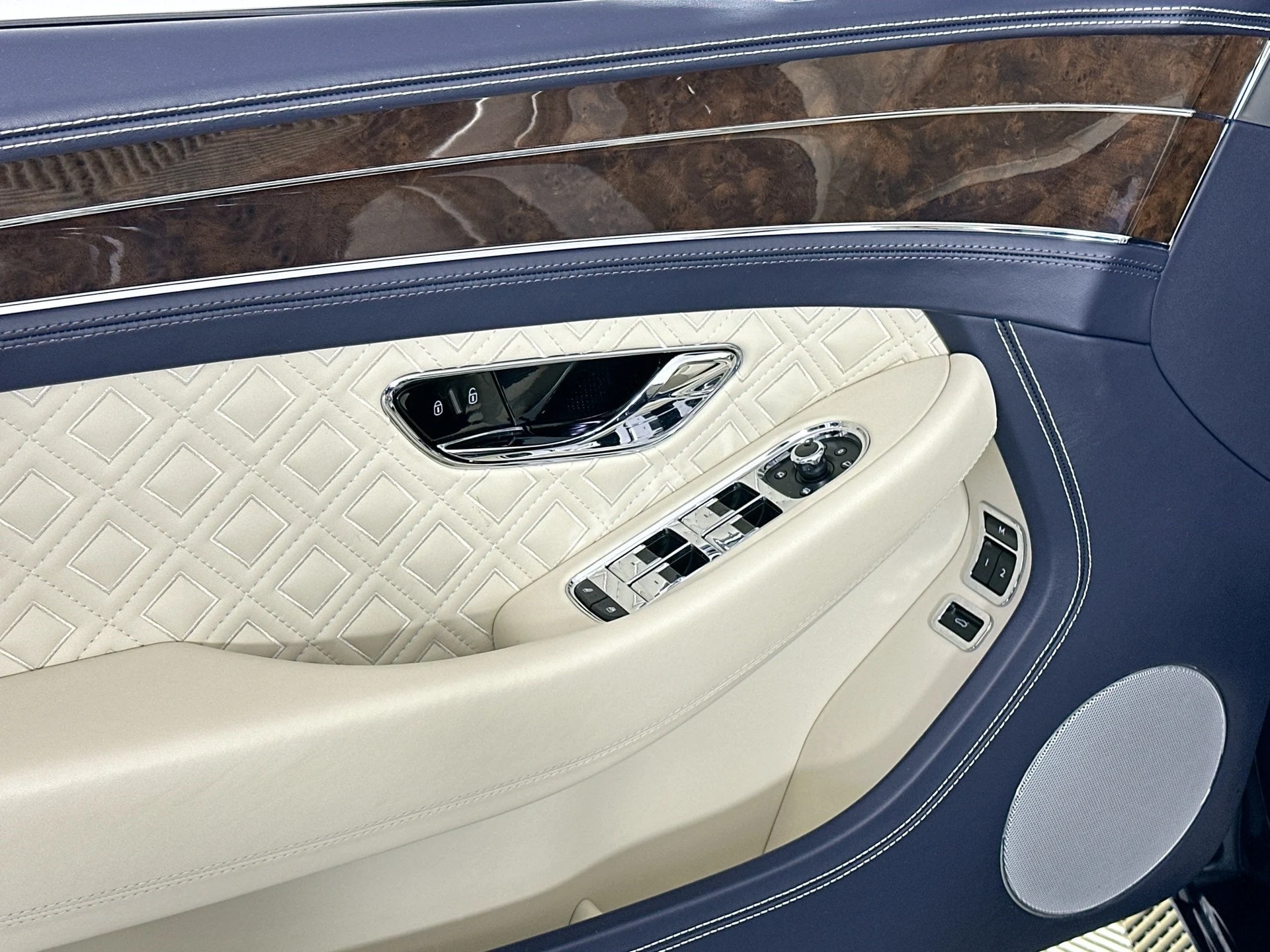 mph017_969655323_18_83efa9a6f9