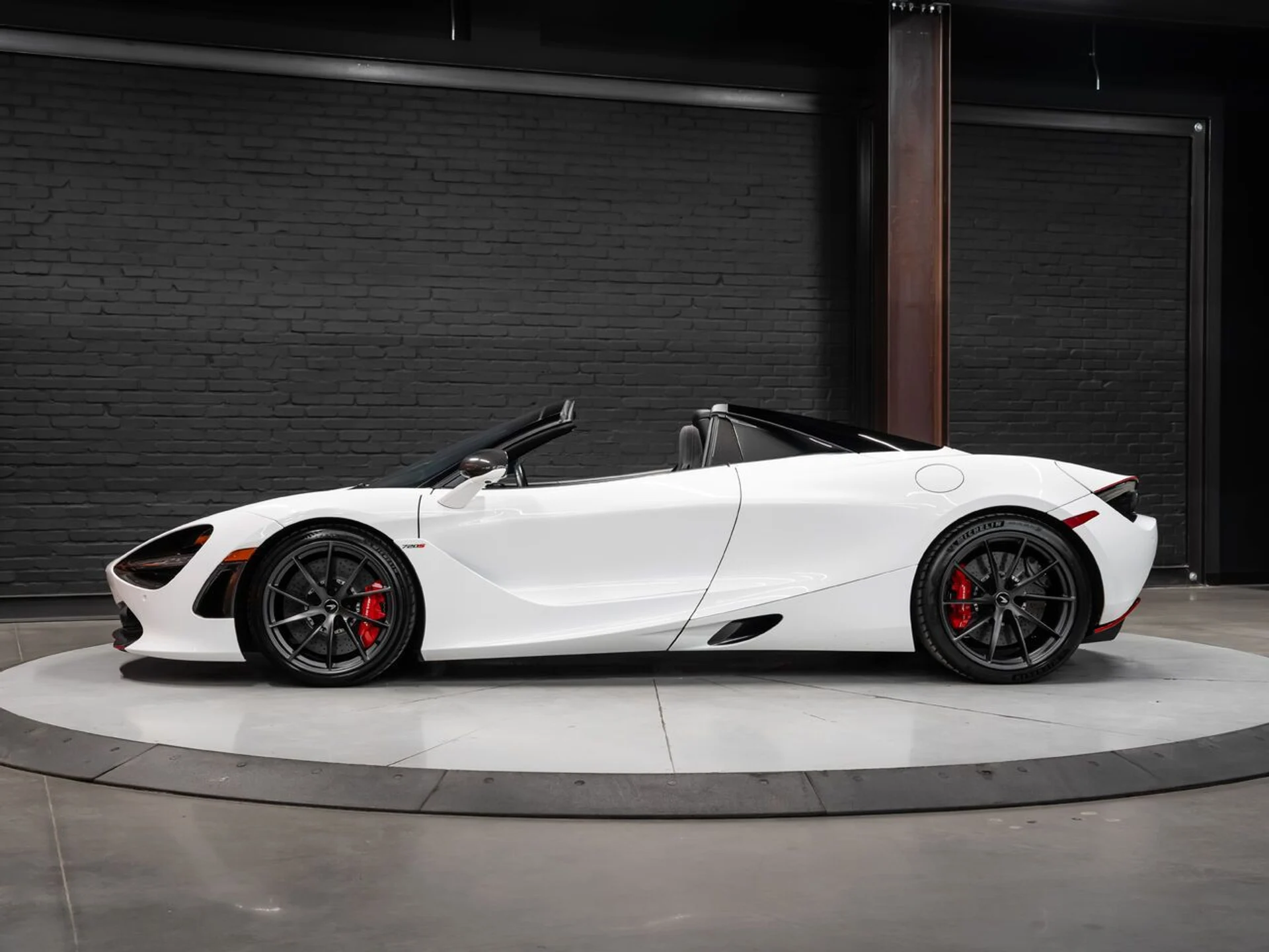 mph017_974527498_mclaren_720s_2019_f2010c946a