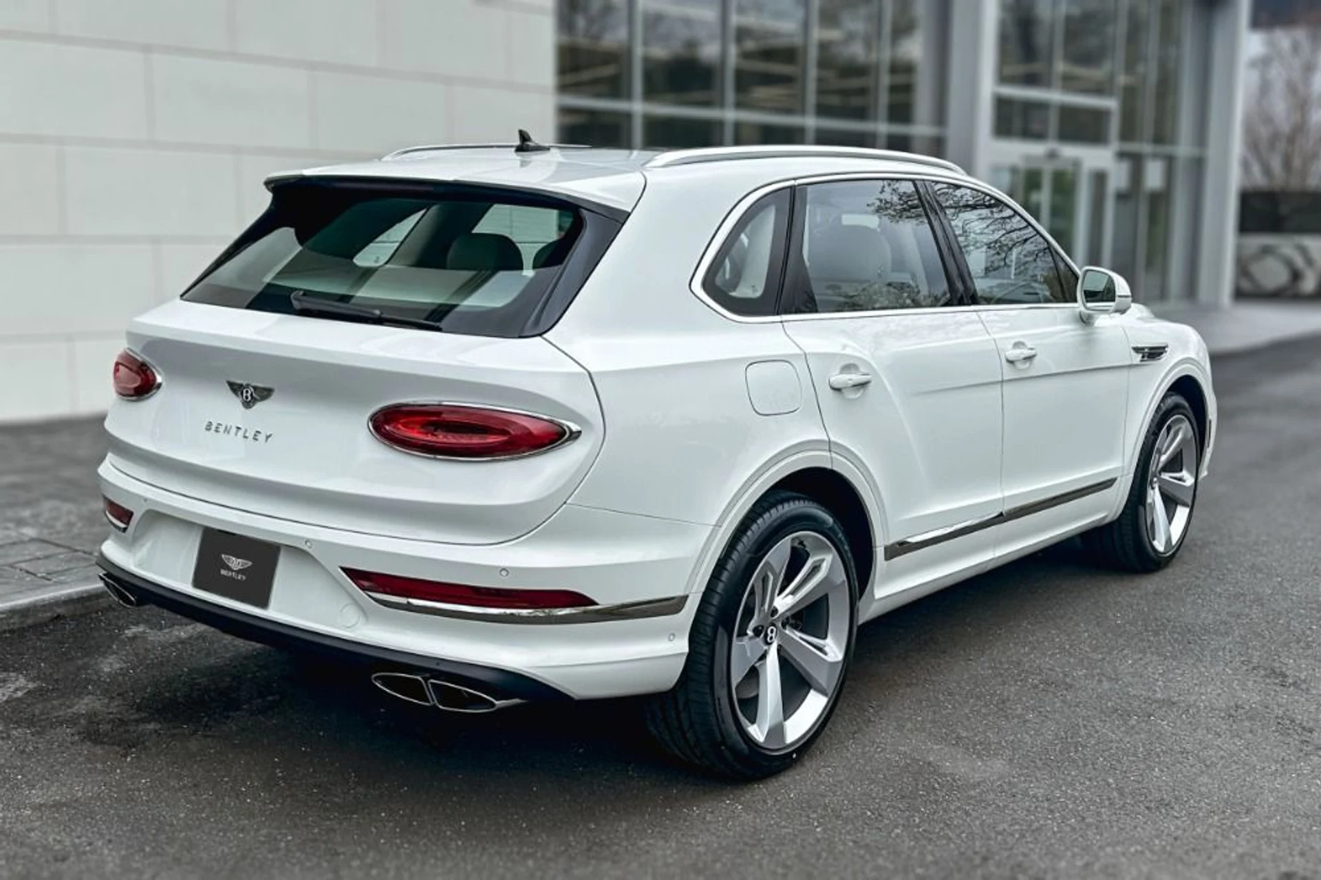 mph017_975855462_New_2026_Bentley_Bentayga_1777900453_277986ac88