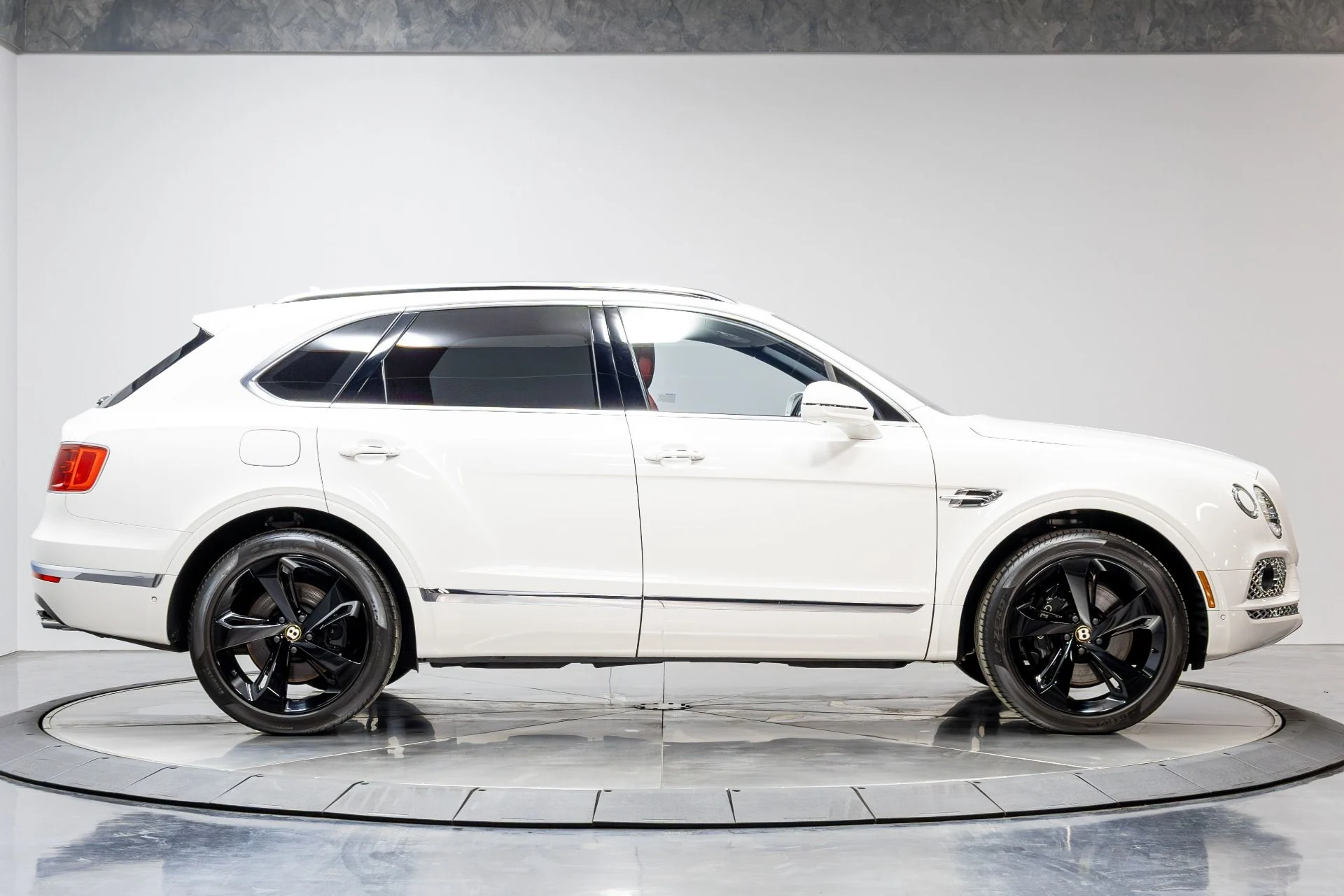 mph017_979641675_Used_2020_Bentley_Bentayga_V8_1774292202_c605434284