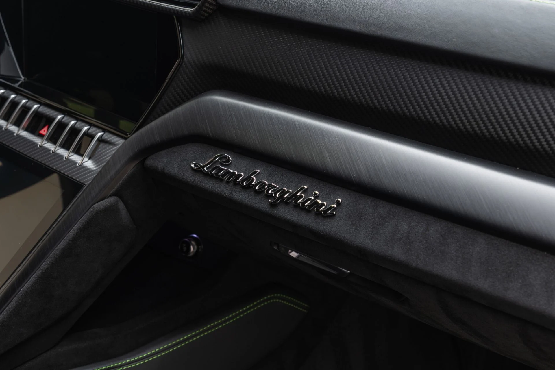 mph017_981363638_Used_2023_Lamborghini_Urus_Performante_1779121057_0d73e1d845
