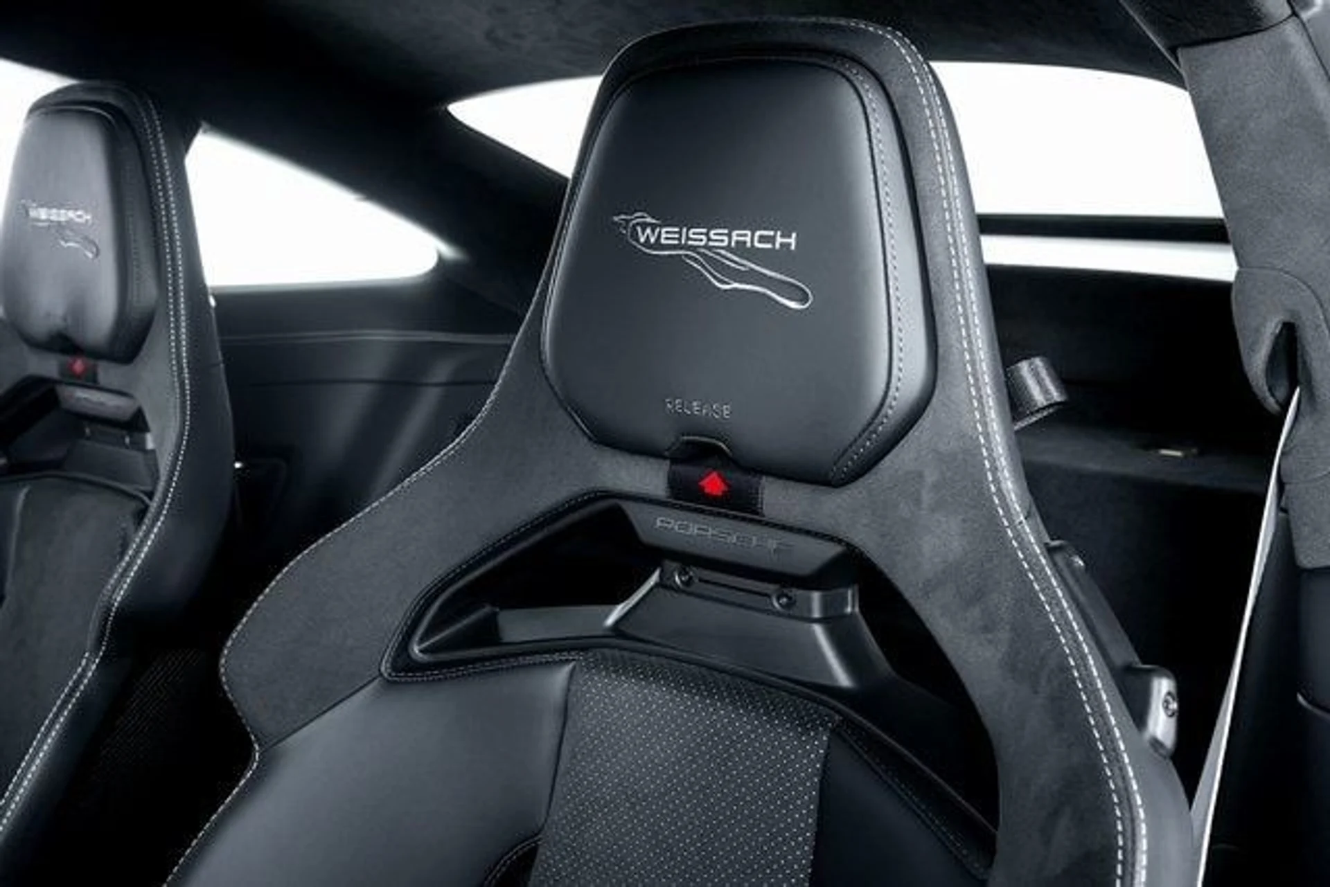 mph017_98919846_1d2901d5c3a229ea546ed5daf8d848fcx_cb8891349e