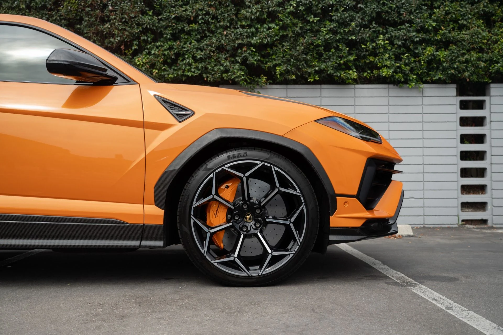 mph017_990971928_Used_2022_Lamborghini_Urus_1755127635_16d92d65bc