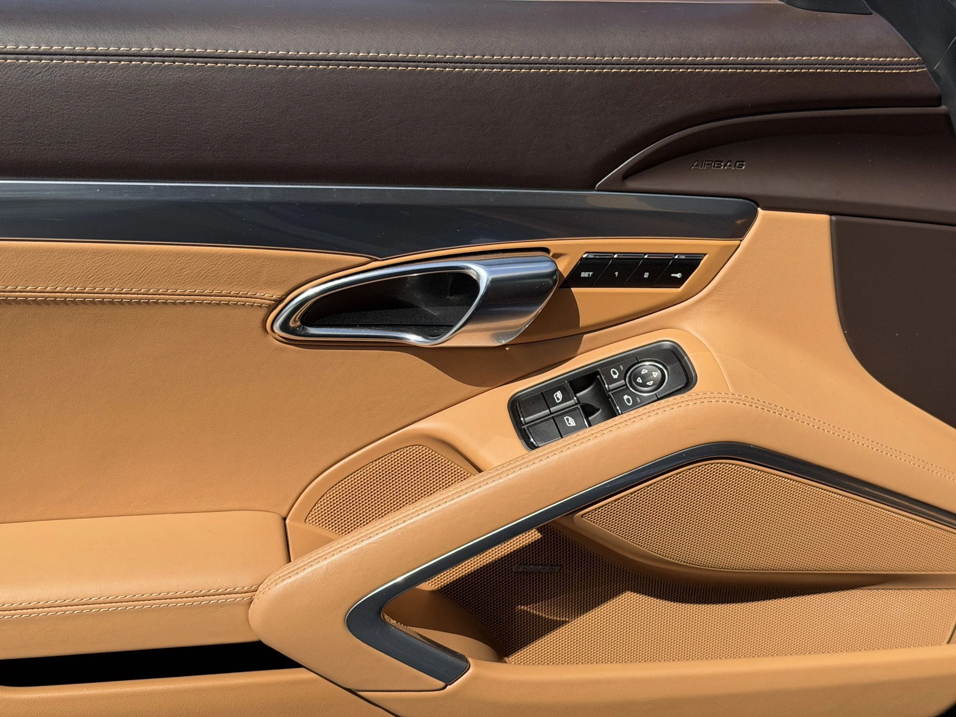 mph017_991357252_6334af62240861312f7978e1f4e9c43cx_240fae2833