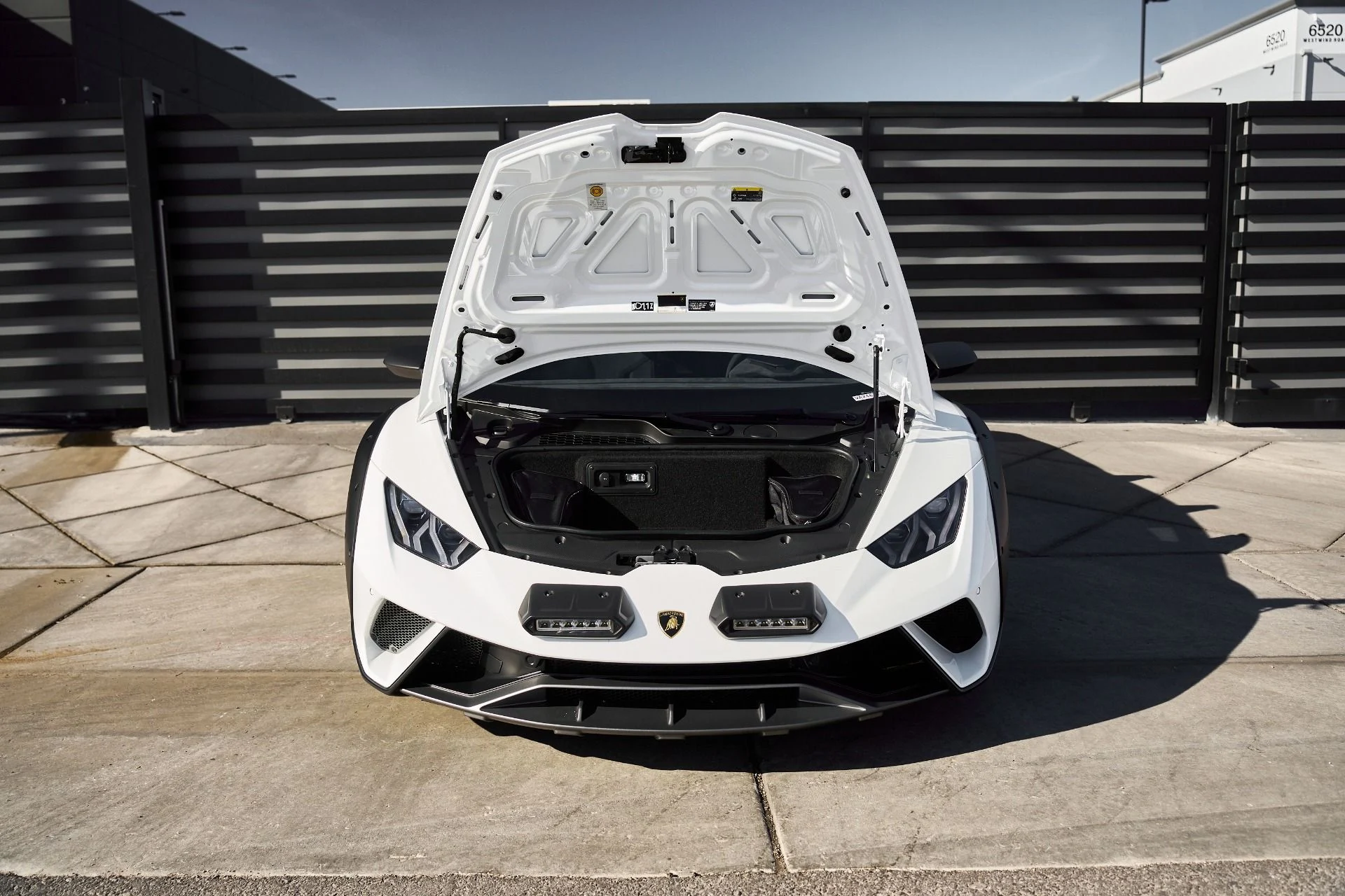 mph017_992865287_Used_2023_Lamborghini_Huracan_Base_1764123547_f68eabcfd4