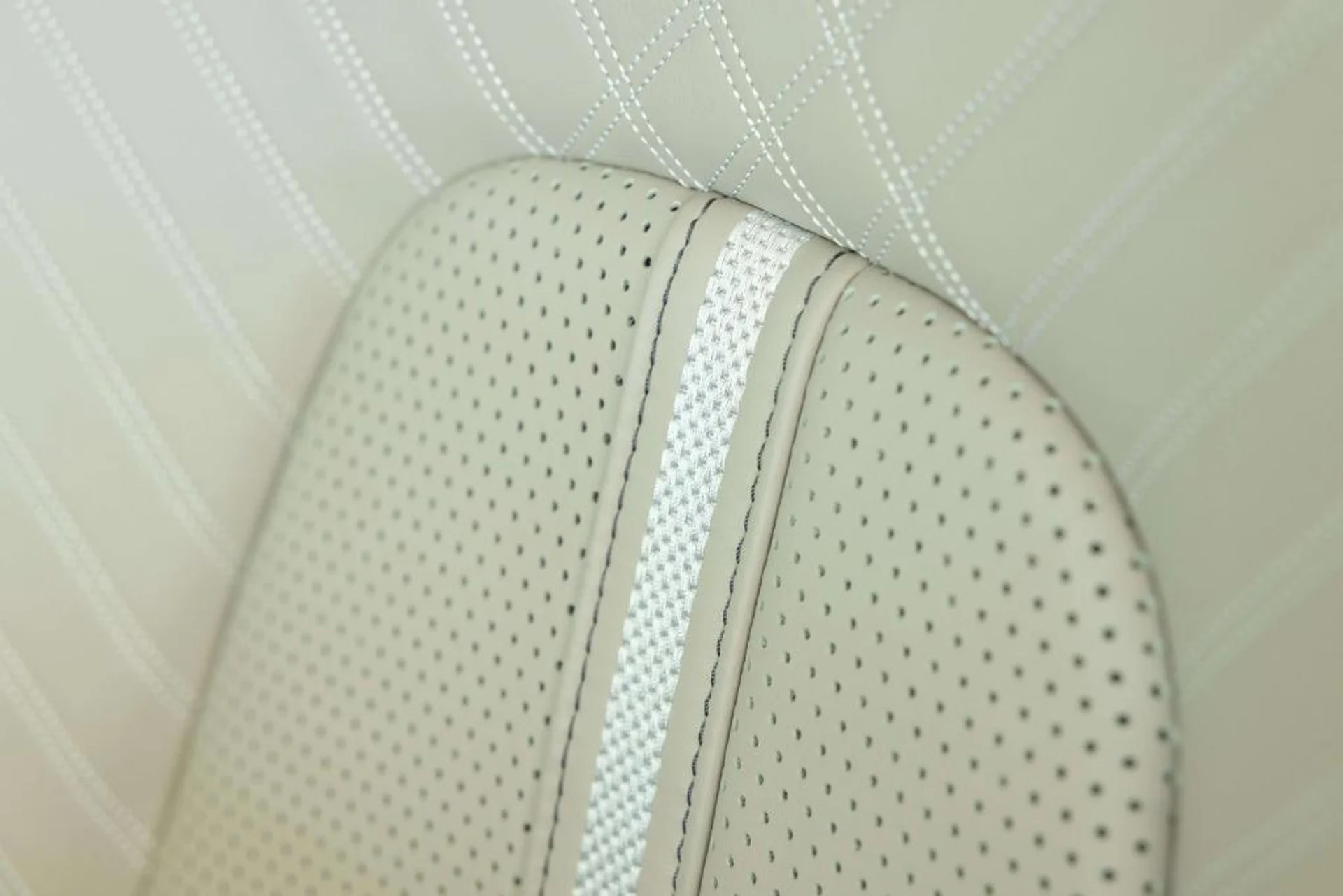 mph017_995571267_E_Ew_VV_Ip2oq2vg_U_Ci_Wdg_l5pp_X00_22cb99baa2