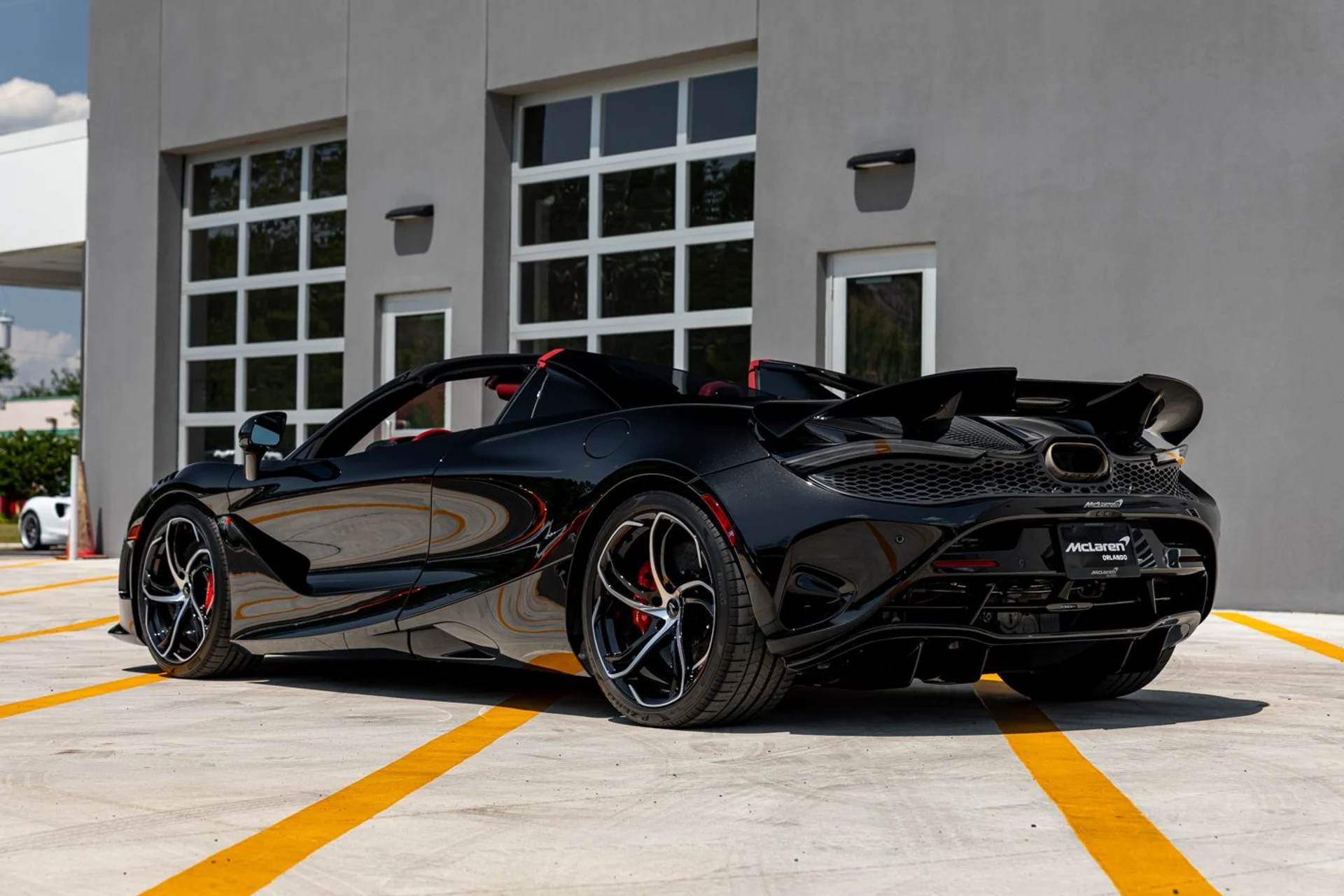 mph017_995839742_550_p19_l_f1699e1231