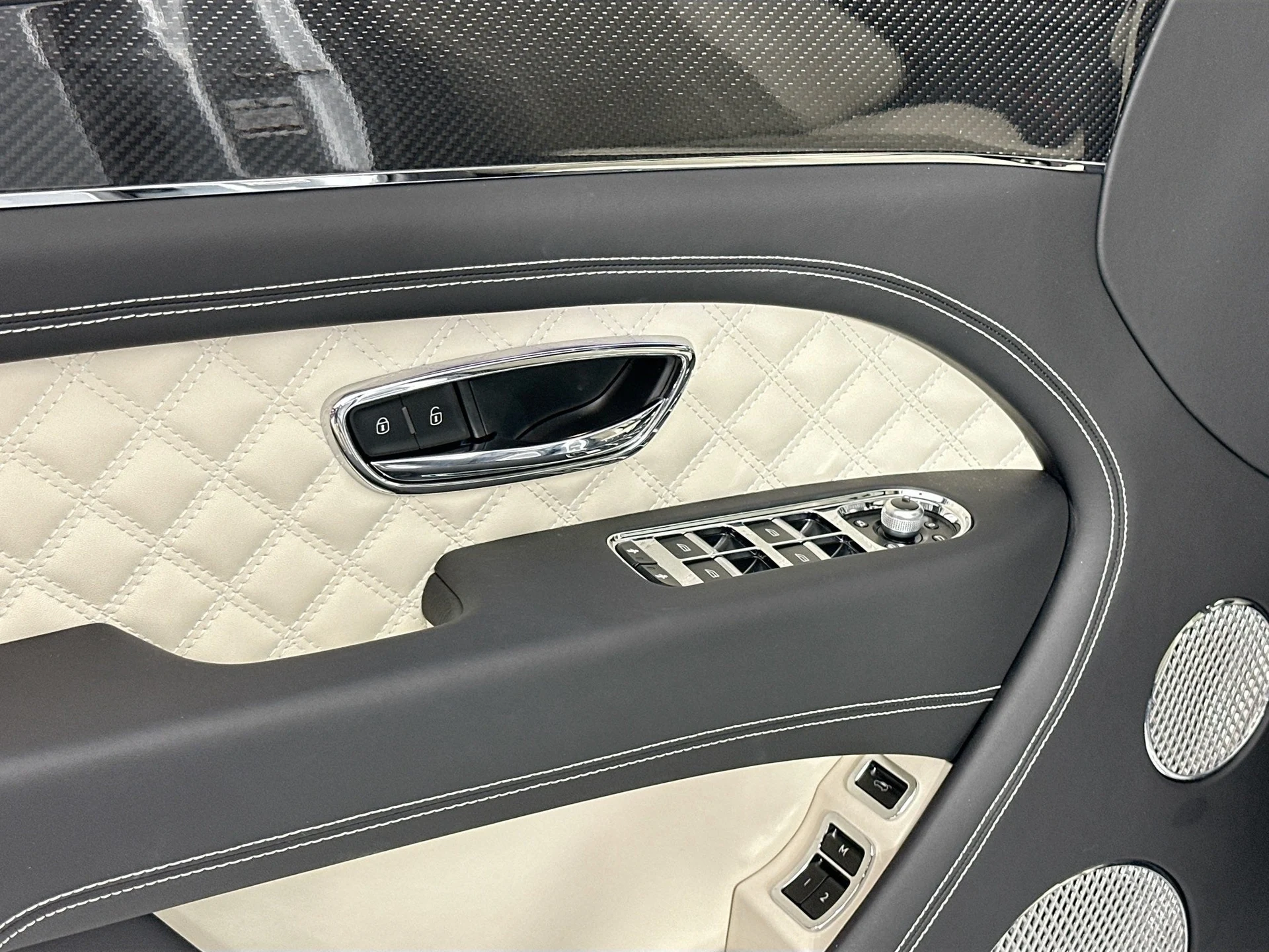 mph017_996837023_18_66f29bbcd6